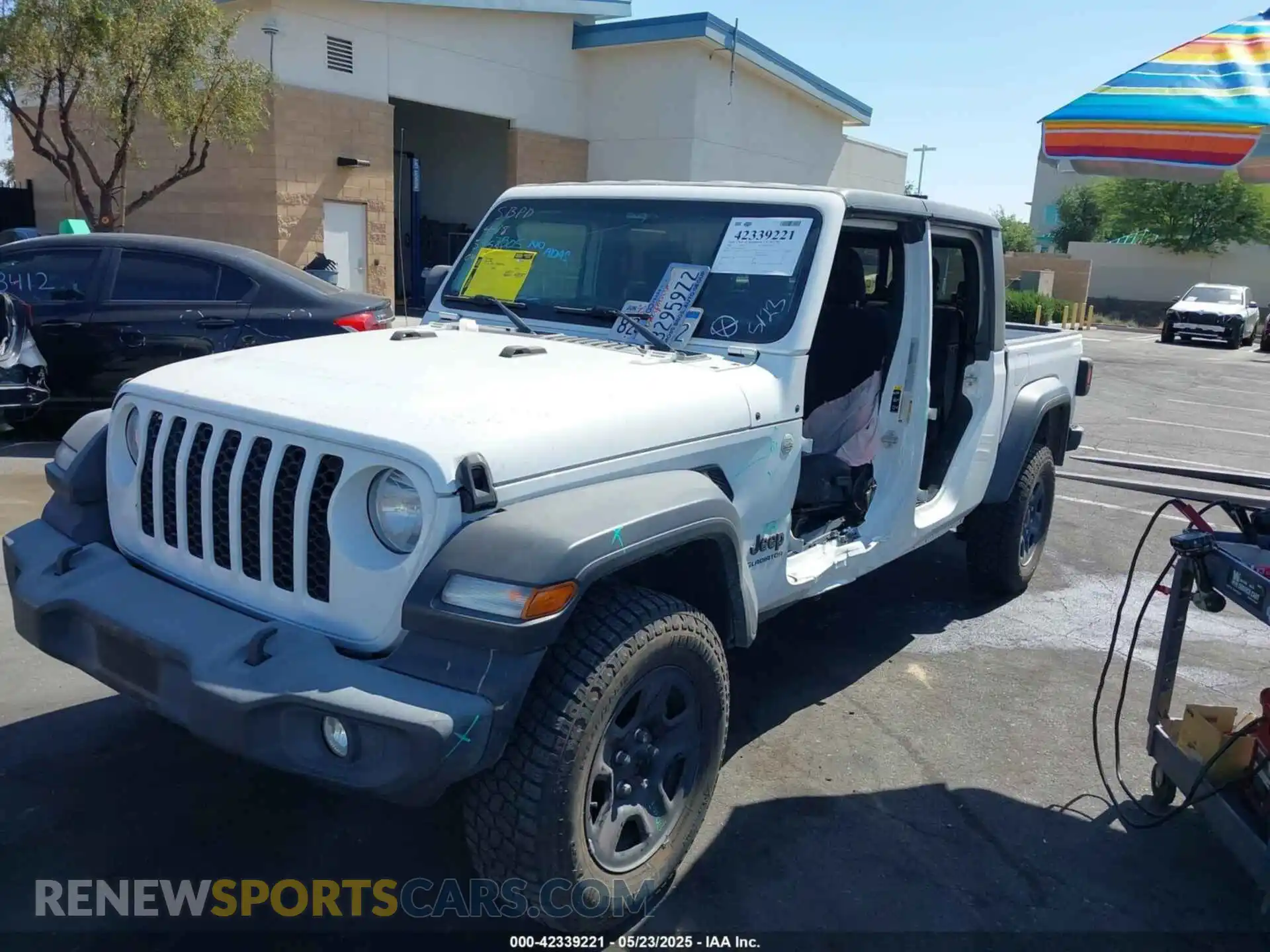 2 Photograph of a damaged car 1C6HJTAGXLL197315 JEEP GLADIATOR 2020