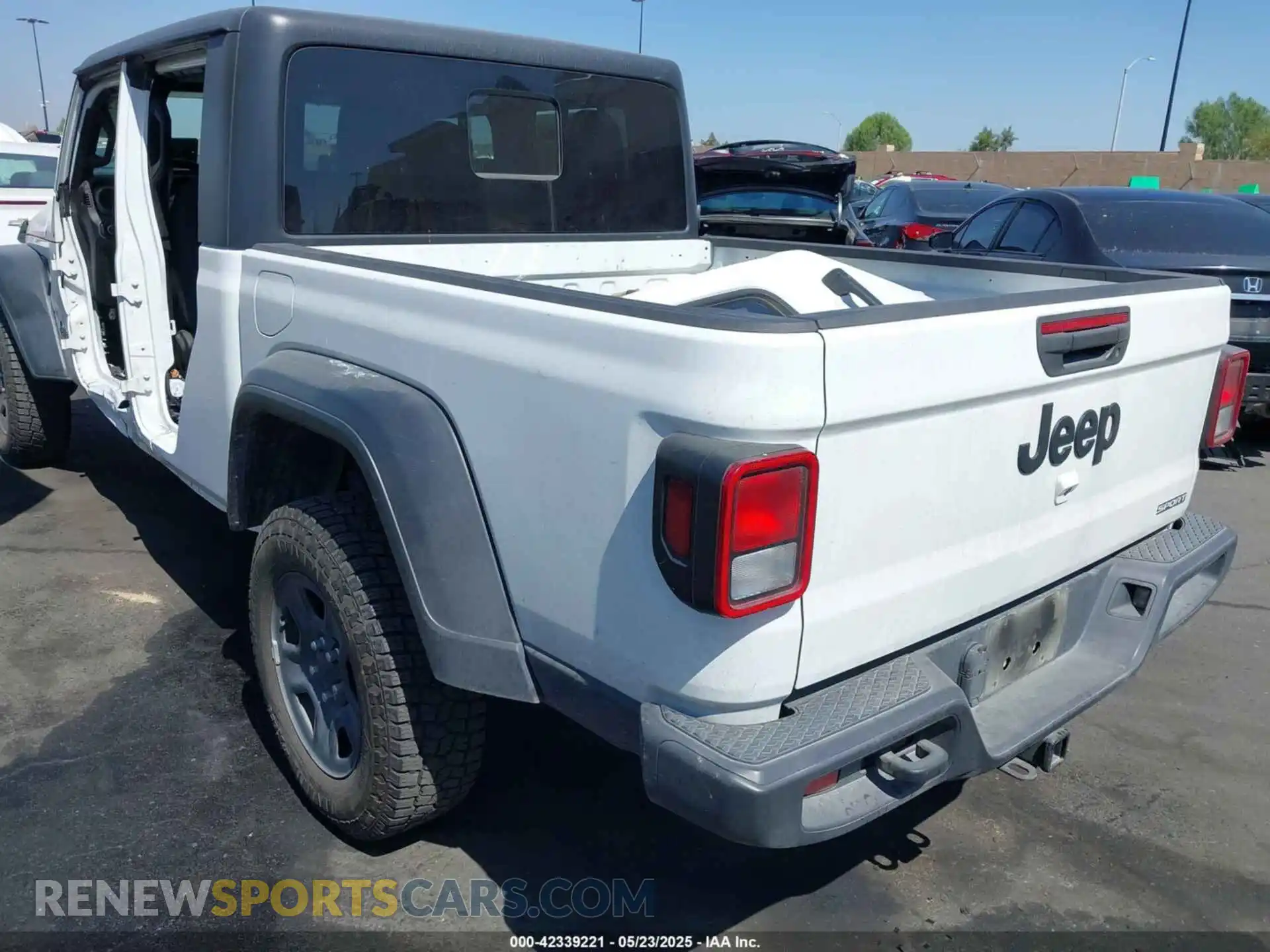 3 Photograph of a damaged car 1C6HJTAGXLL197315 JEEP GLADIATOR 2020