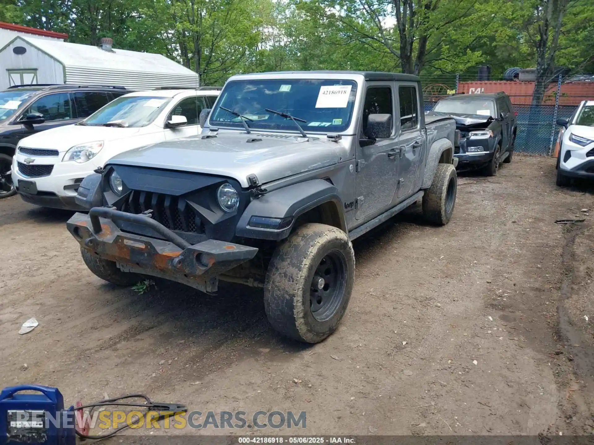 2 Photograph of a damaged car 1C6HJTAGXLL199209 JEEP GLADIATOR 2020