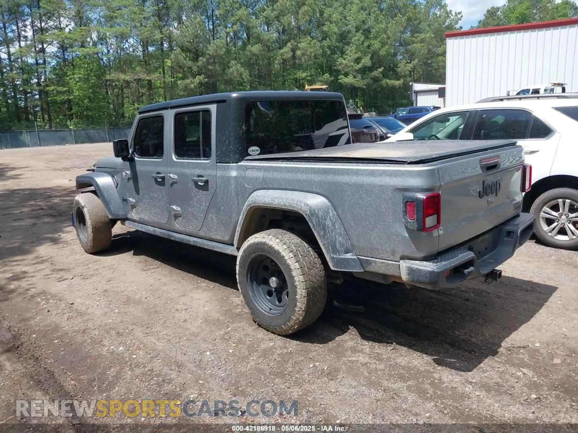 3 Photograph of a damaged car 1C6HJTAGXLL199209 JEEP GLADIATOR 2020