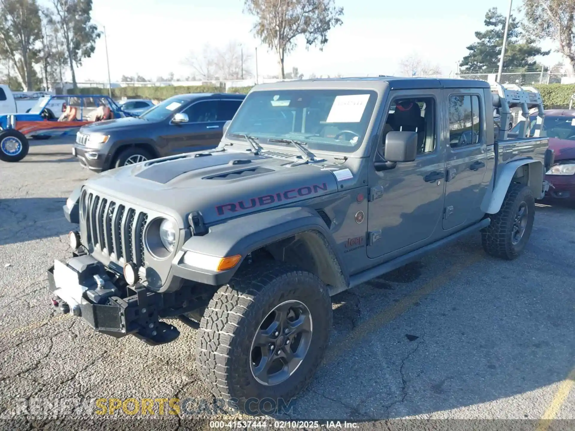2 Photograph of a damaged car 1C6JJTBGXLL142783 JEEP GLADIATOR 2020
