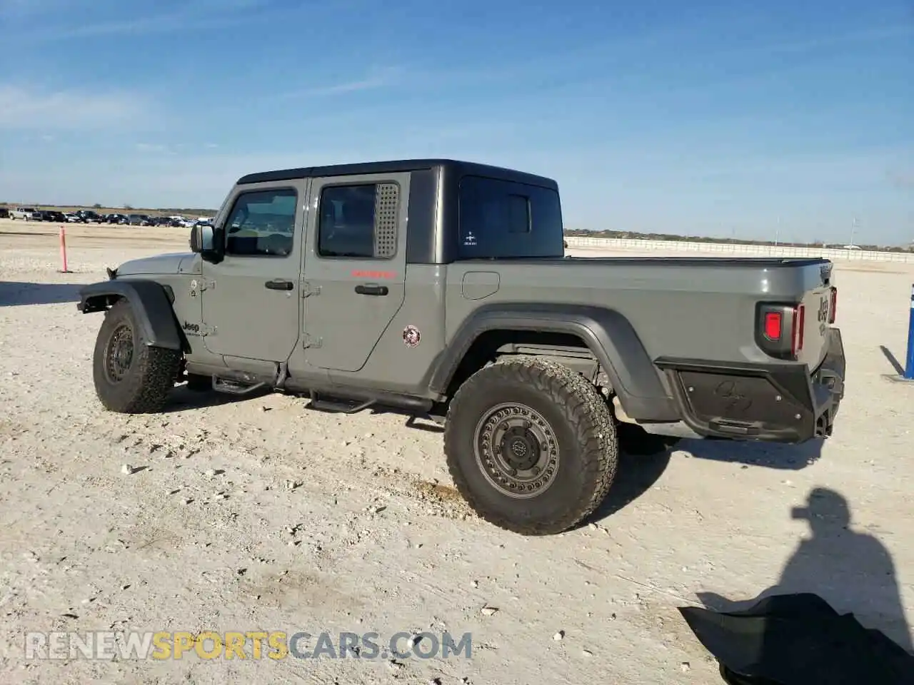 2 Photograph of a damaged car 1C6HJTAG1ML525576 JEEP GLADIATOR 2021