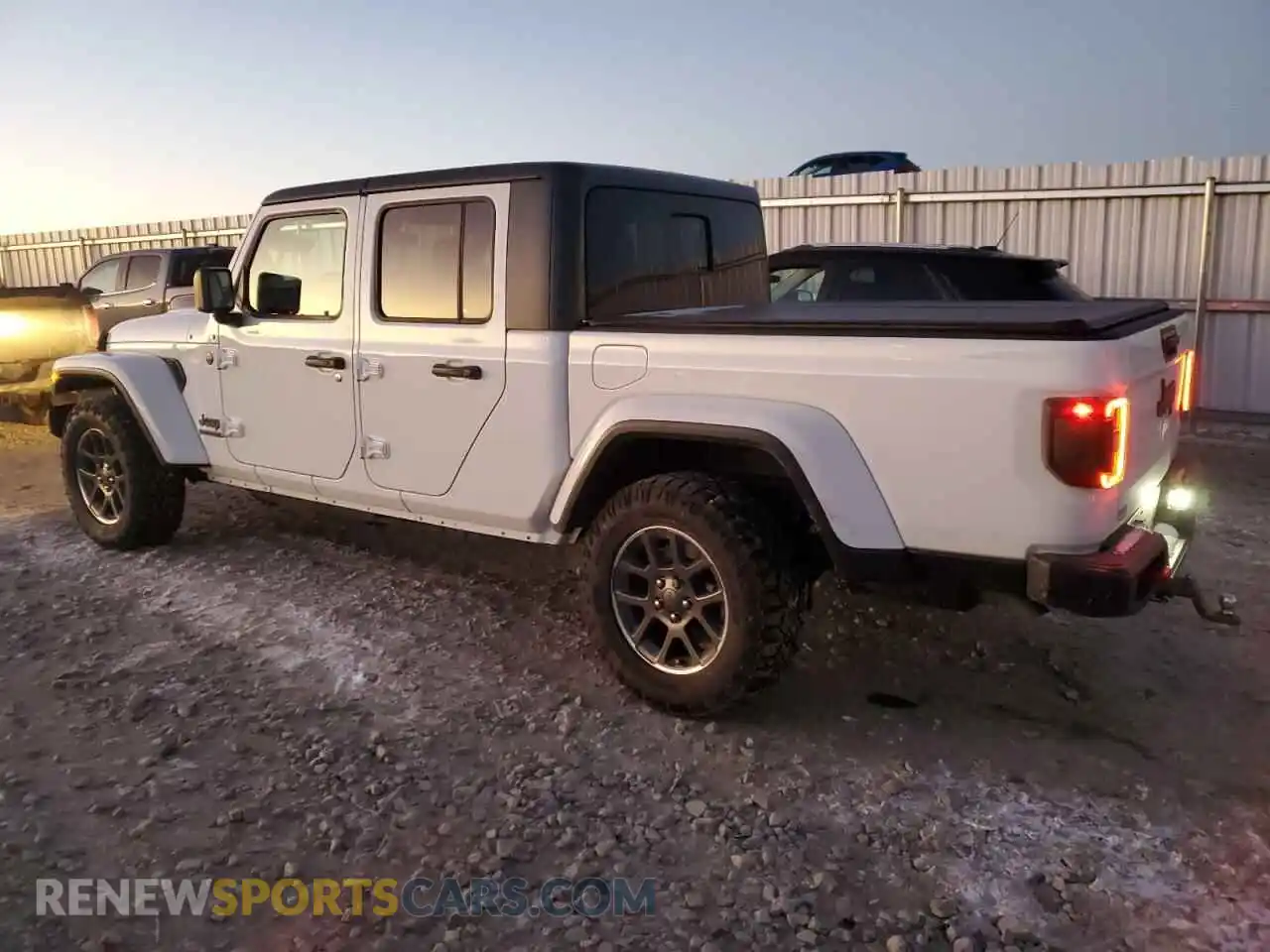 2 Photograph of a damaged car 1C6HJTAG4ML515902 JEEP GLADIATOR 2021