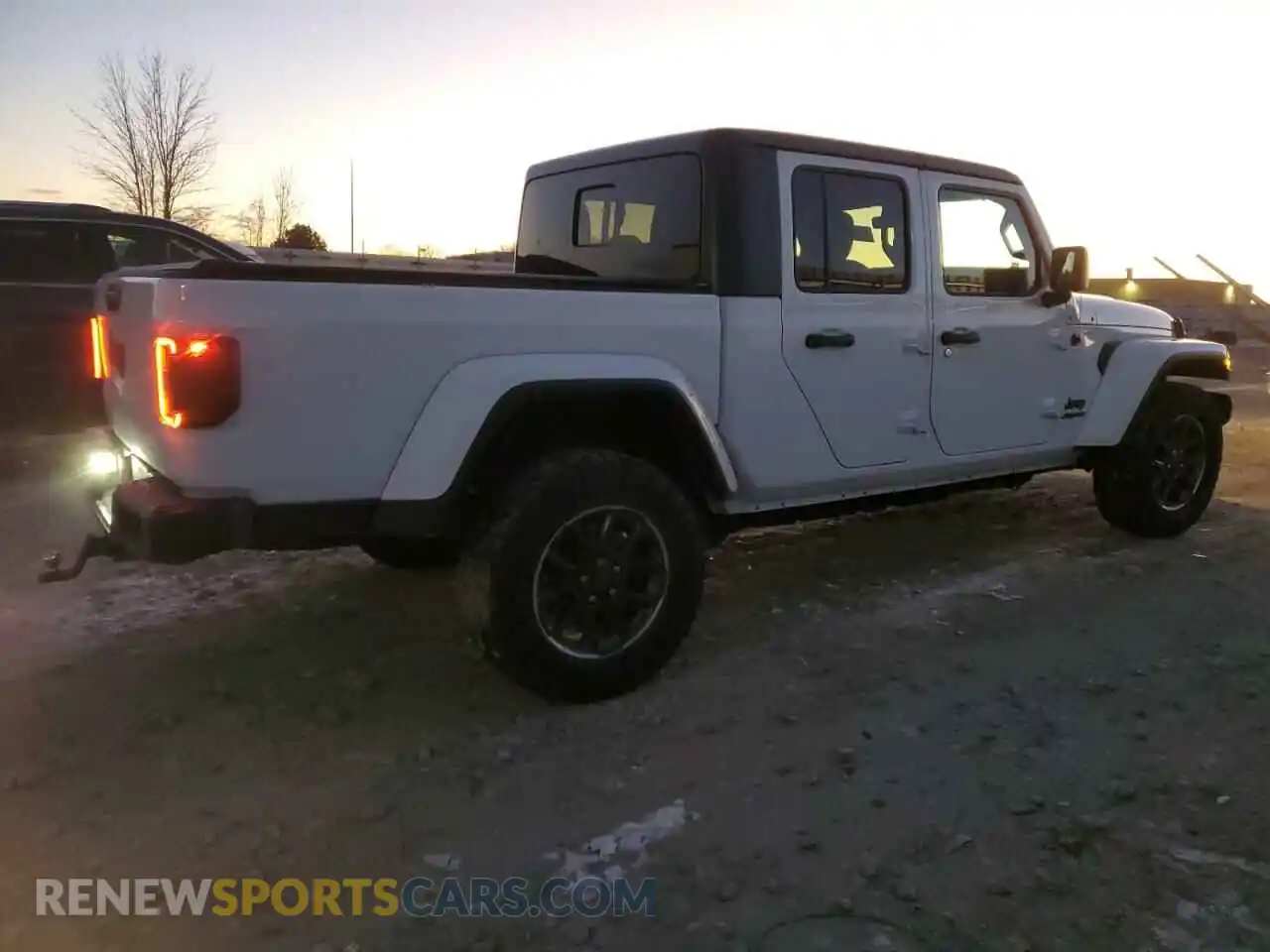 3 Photograph of a damaged car 1C6HJTAG4ML515902 JEEP GLADIATOR 2021