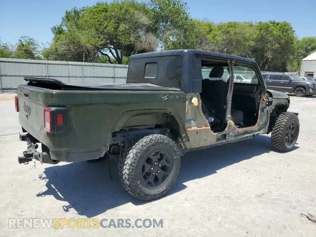 3 Photograph of a damaged car 1C6HJTAG7ML582820 JEEP GLADIATOR 2021