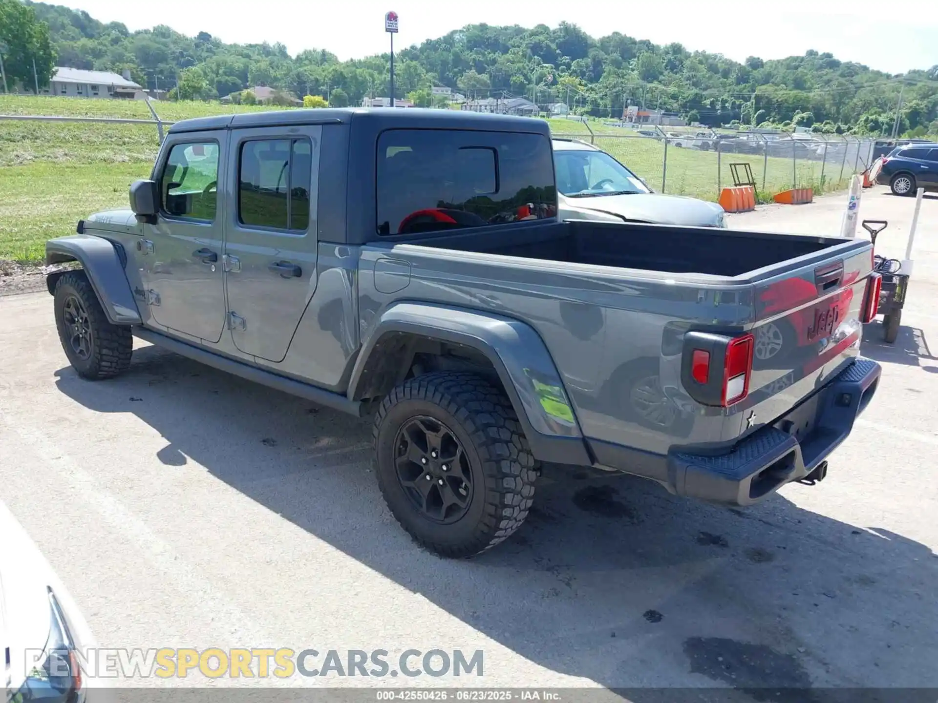 3 Photograph of a damaged car 1C6HJTAGXML606334 JEEP GLADIATOR 2021