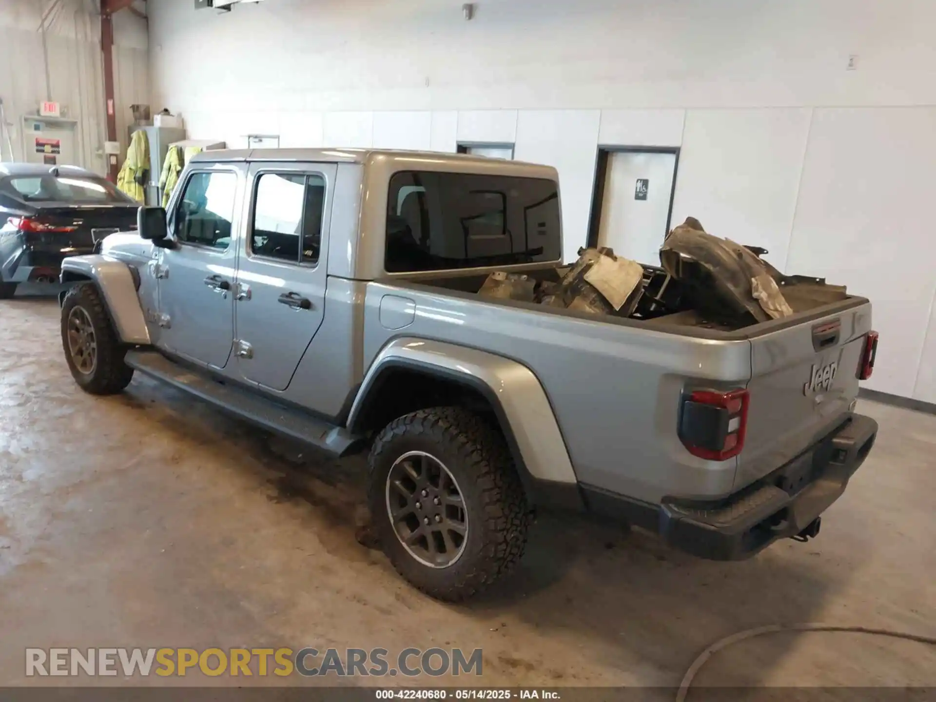3 Photograph of a damaged car 1C6HJTFG1ML556741 JEEP GLADIATOR 2021