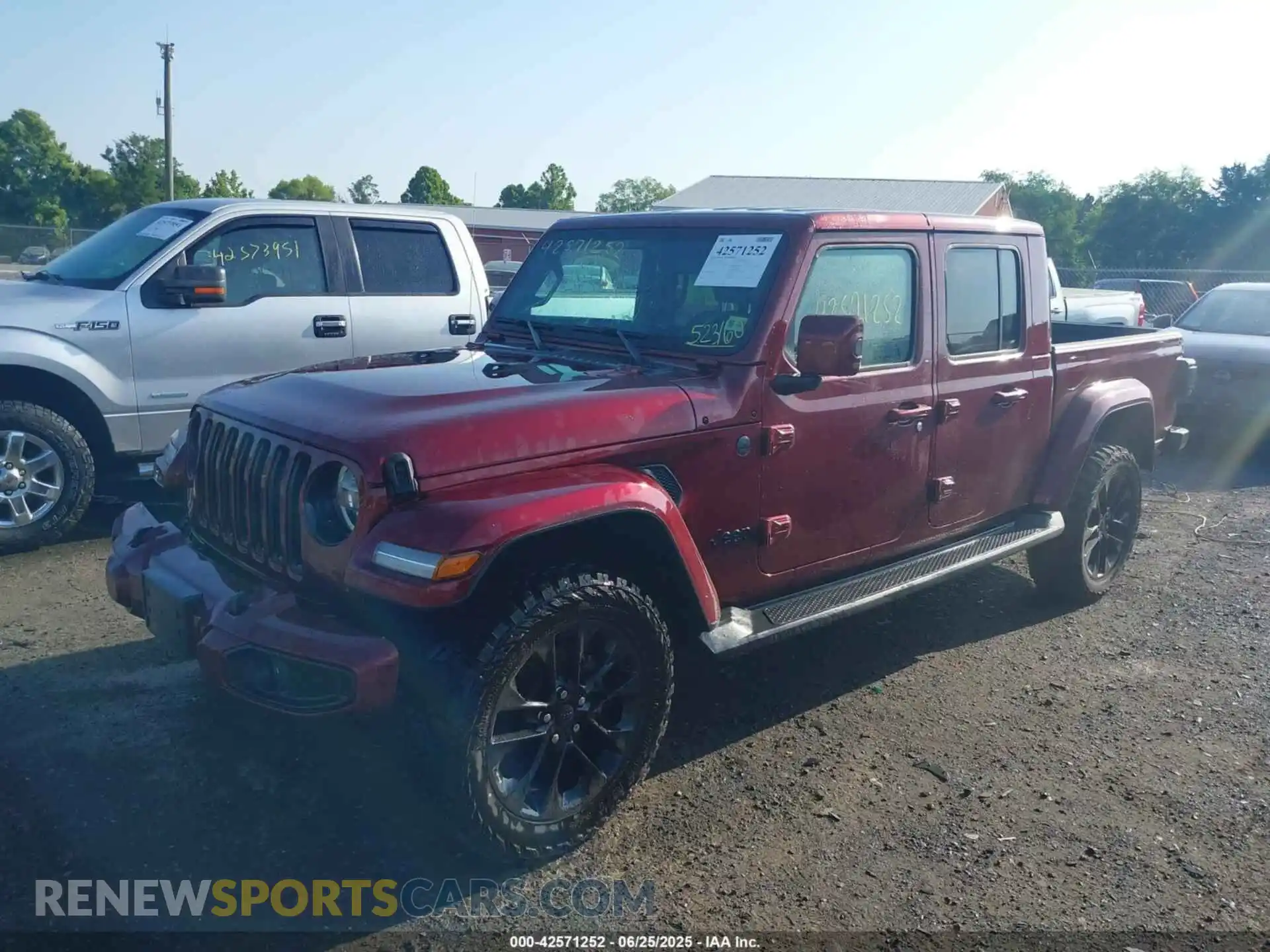 2 Photograph of a damaged car 1C6HJTFG3ML523160 JEEP GLADIATOR 2021