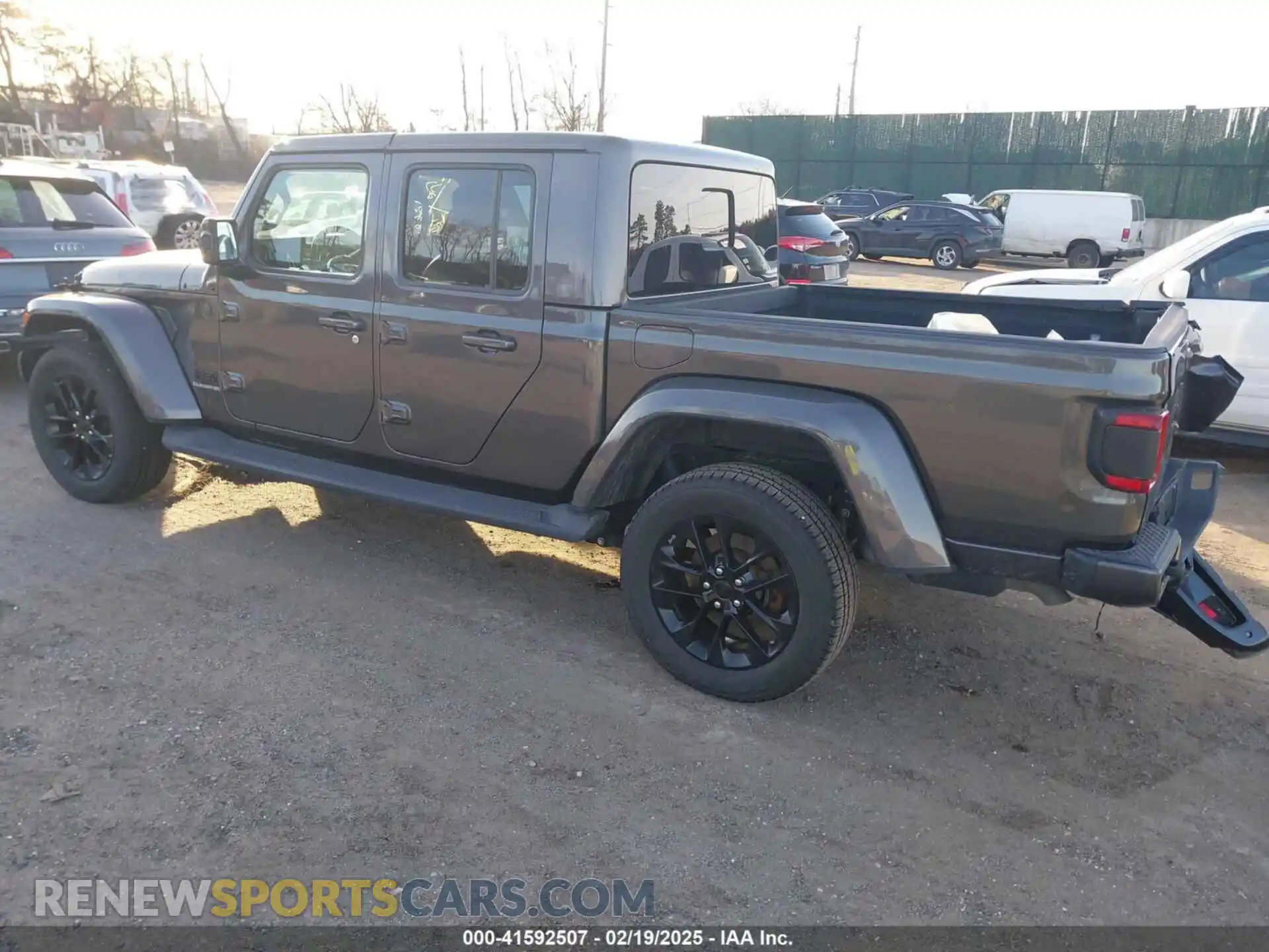 3 Photograph of a damaged car 1C6HJTFG3ML565828 JEEP GLADIATOR 2021