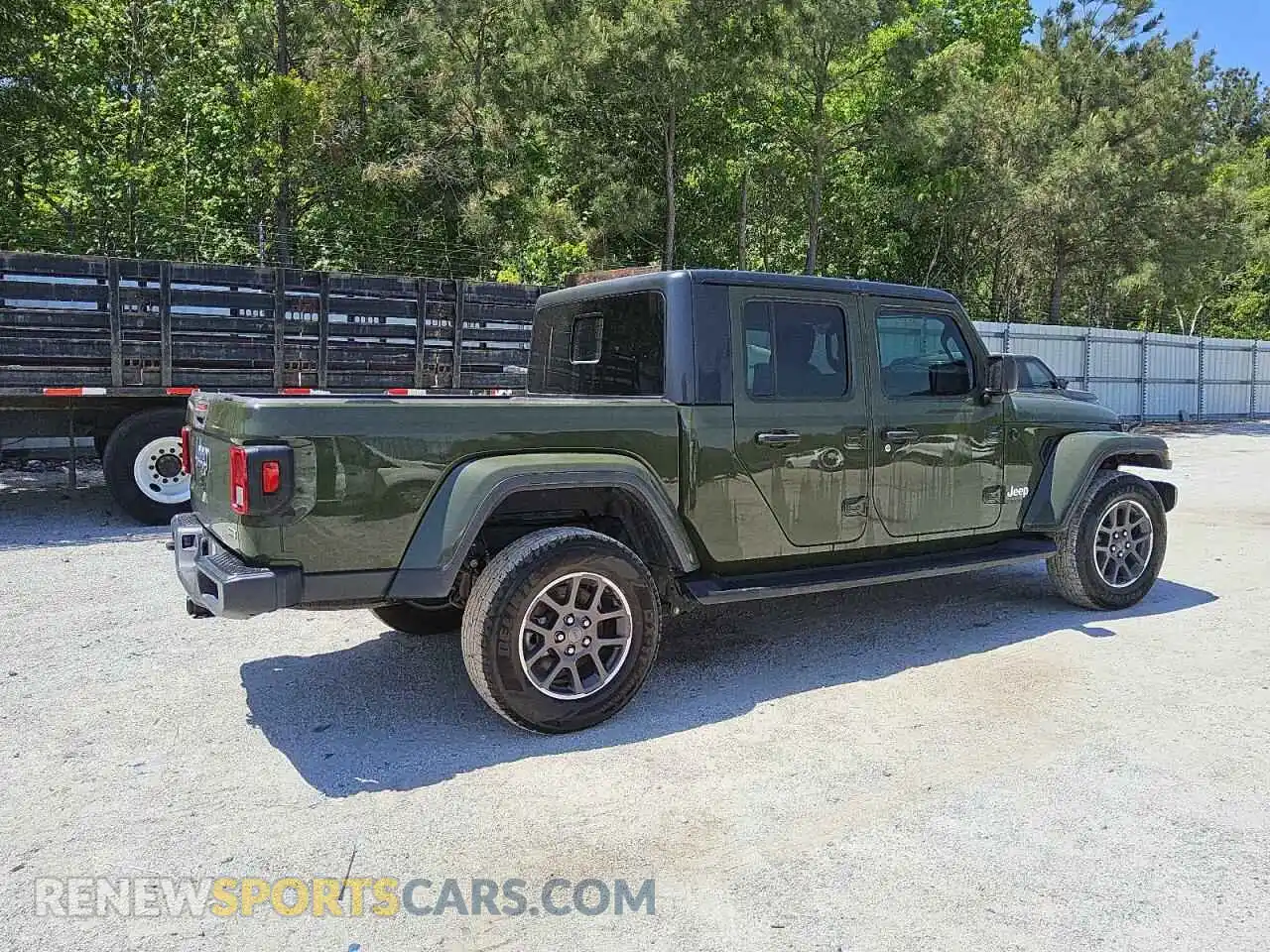 3 Photograph of a damaged car 1C6HJTFG8ML554582 JEEP GLADIATOR 2021