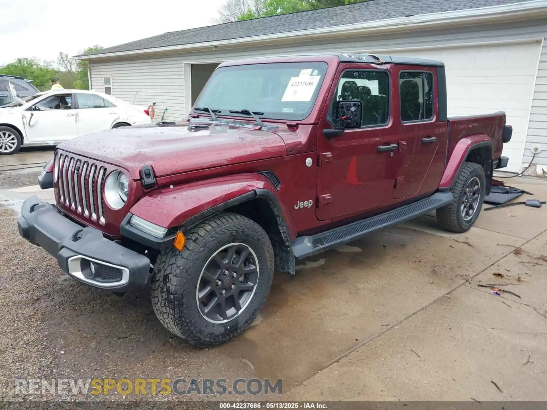 2 Photograph of a damaged car 1C6HJTFGXML555622 JEEP GLADIATOR 2021