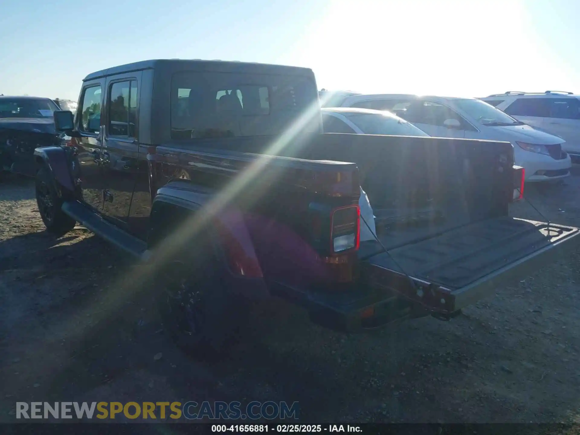 3 Photograph of a damaged car 1C6JJTAGXML611387 JEEP GLADIATOR 2021