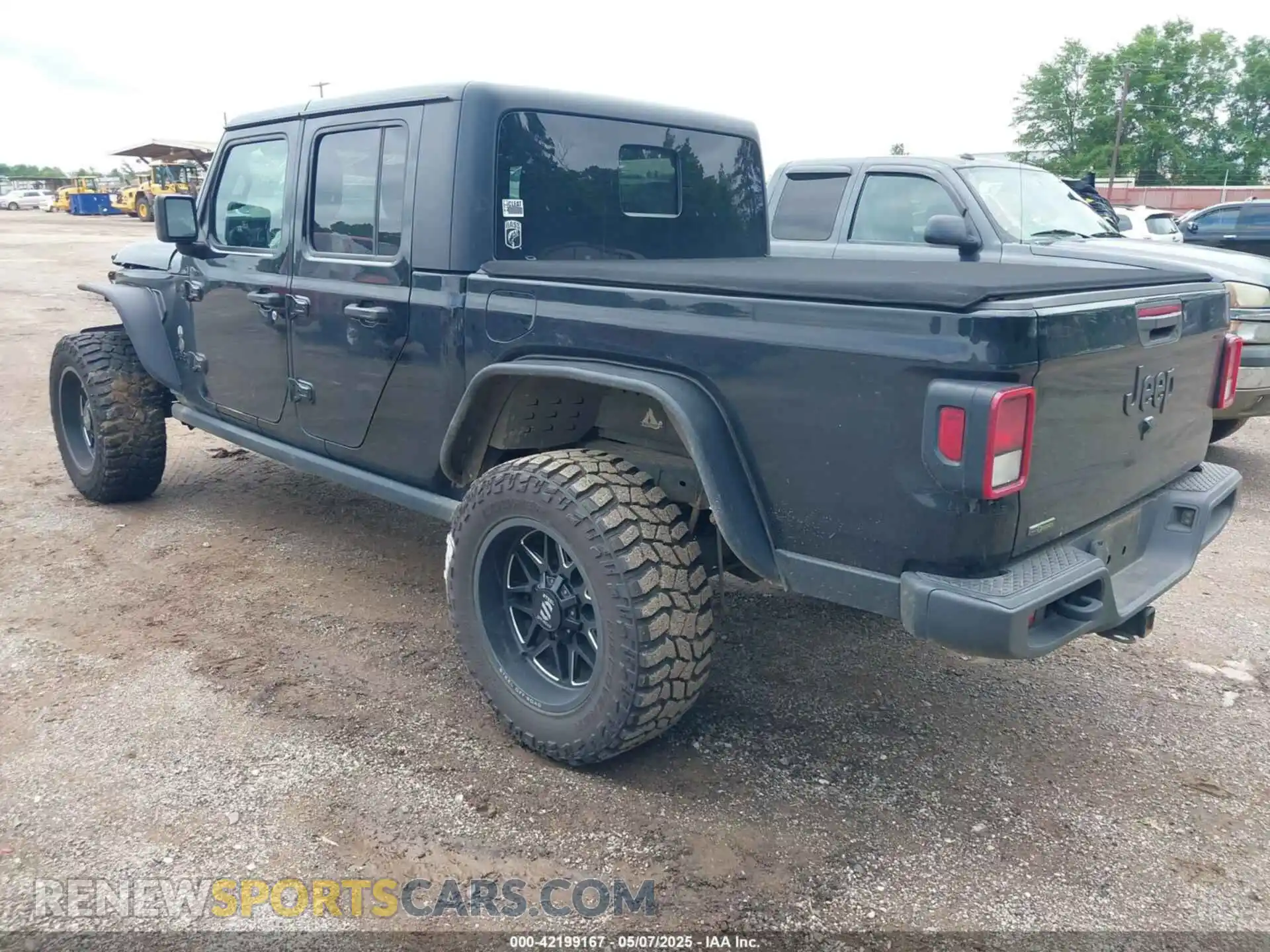 3 Photograph of a damaged car 1C6JJTAM7ML554412 JEEP GLADIATOR 2021