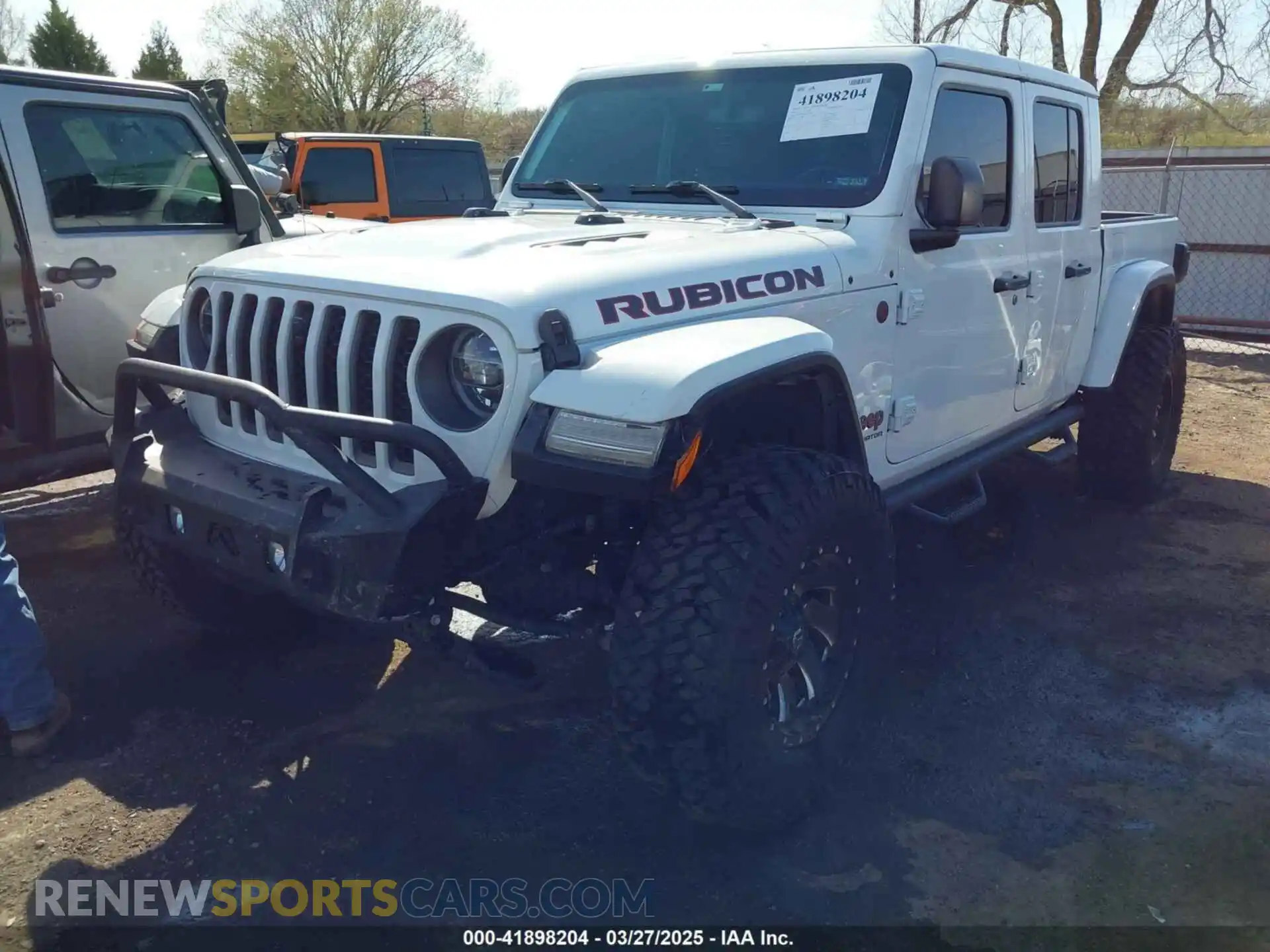 2 Photograph of a damaged car 1C6JJTBG4ML536085 JEEP GLADIATOR 2021