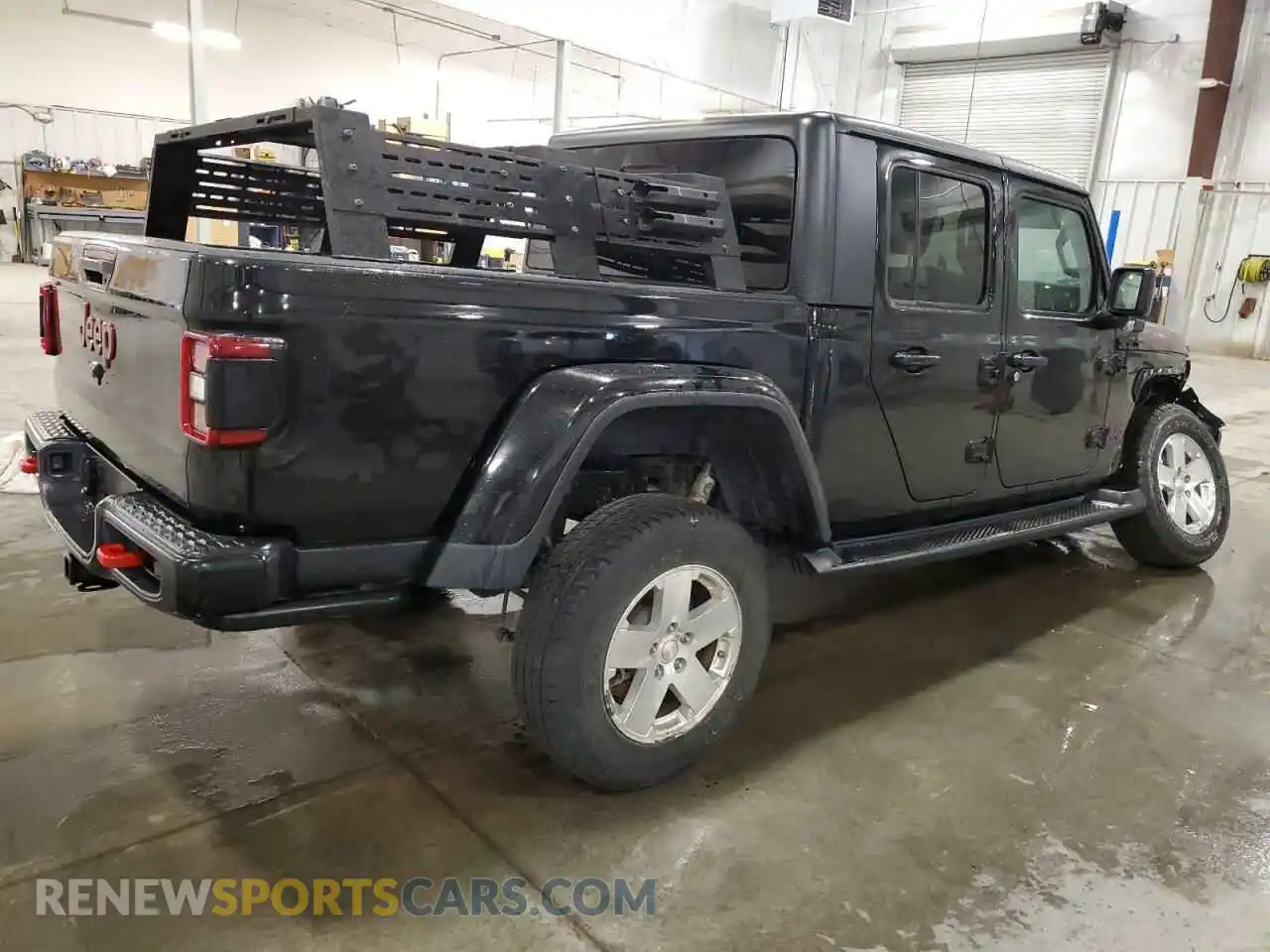 3 Photograph of a damaged car 1C6JJTBG5ML515438 JEEP GLADIATOR 2021