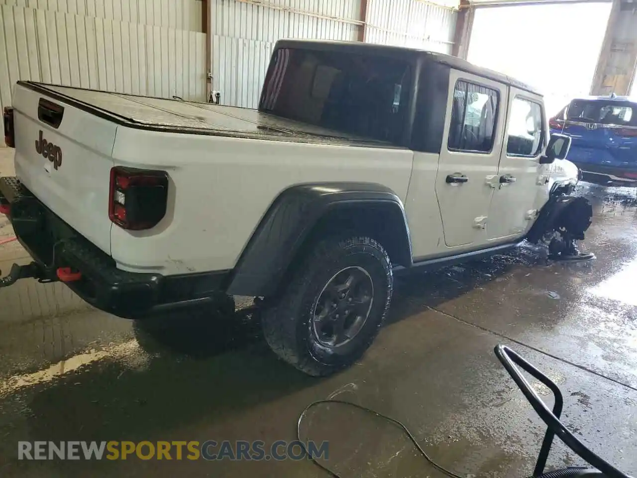 3 Photograph of a damaged car 1C6JJTBG8ML527146 JEEP GLADIATOR 2021