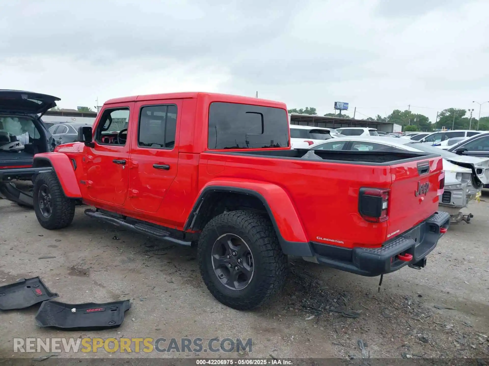 3 Photograph of a damaged car 1C6JJTBG9ML569289 JEEP GLADIATOR 2021