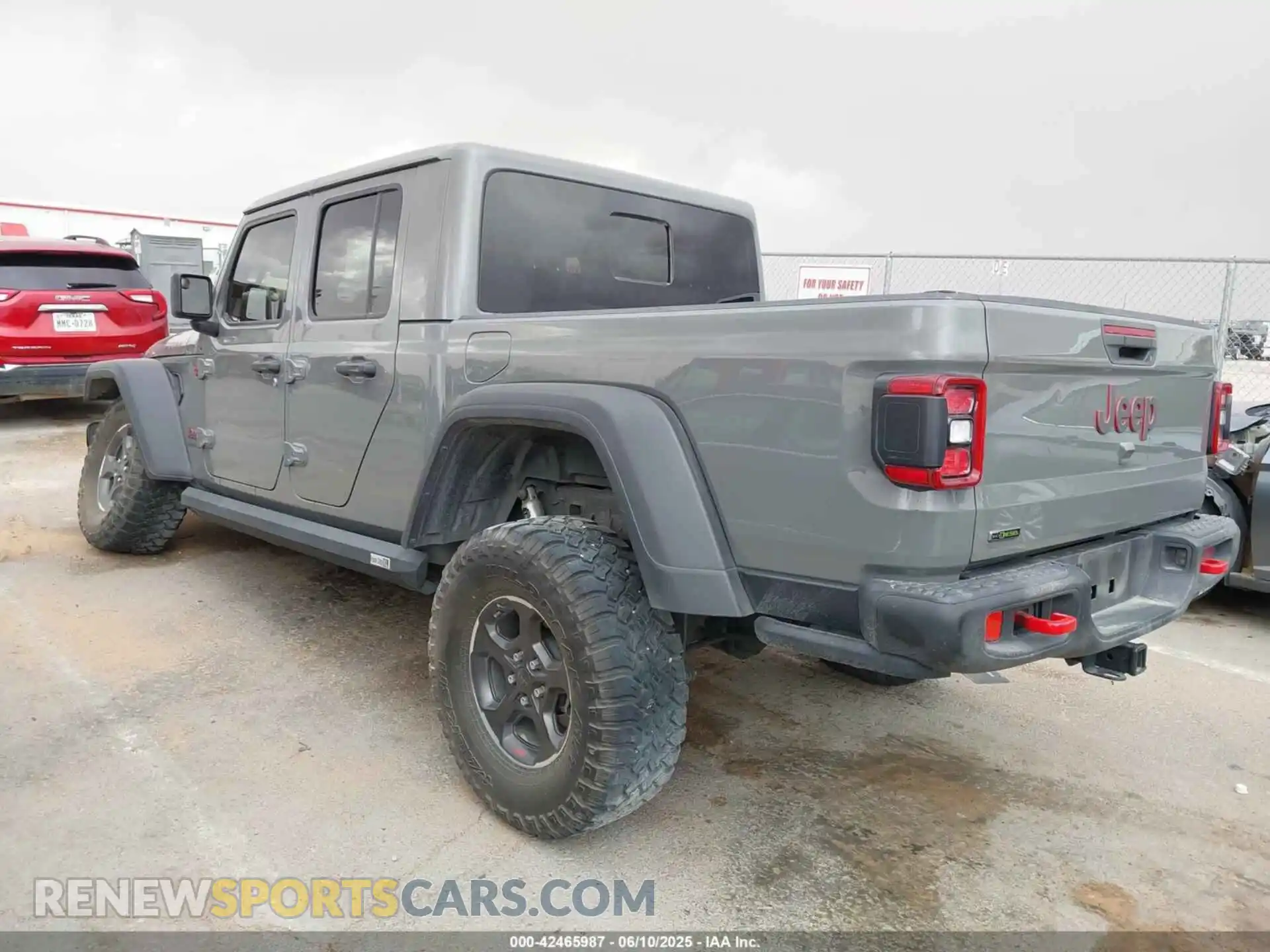 3 Photograph of a damaged car 1C6JJTBM2ML503446 JEEP GLADIATOR 2021