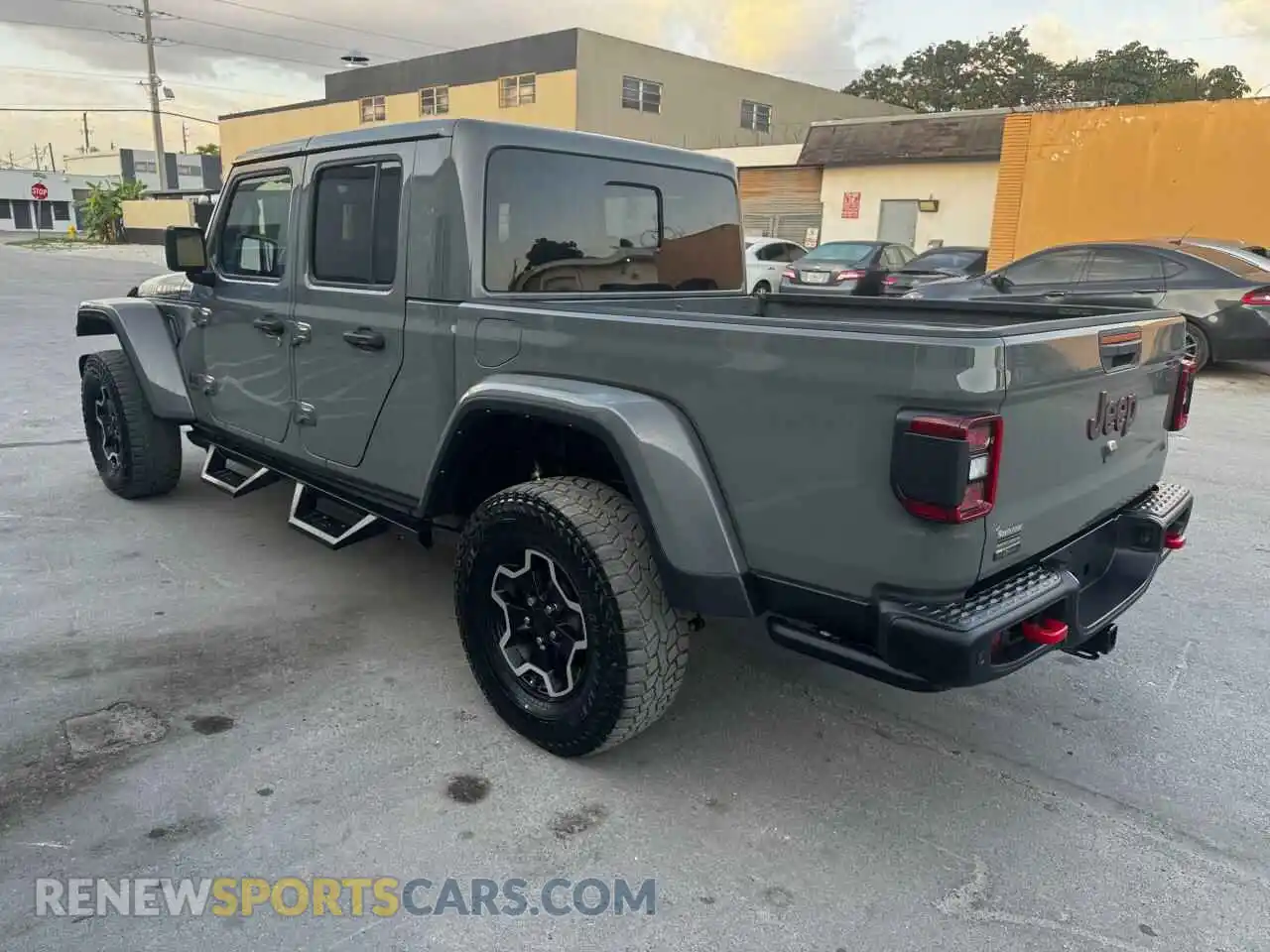 3 Photograph of a damaged car 1C6JJTBM8ML611134 JEEP GLADIATOR 2021