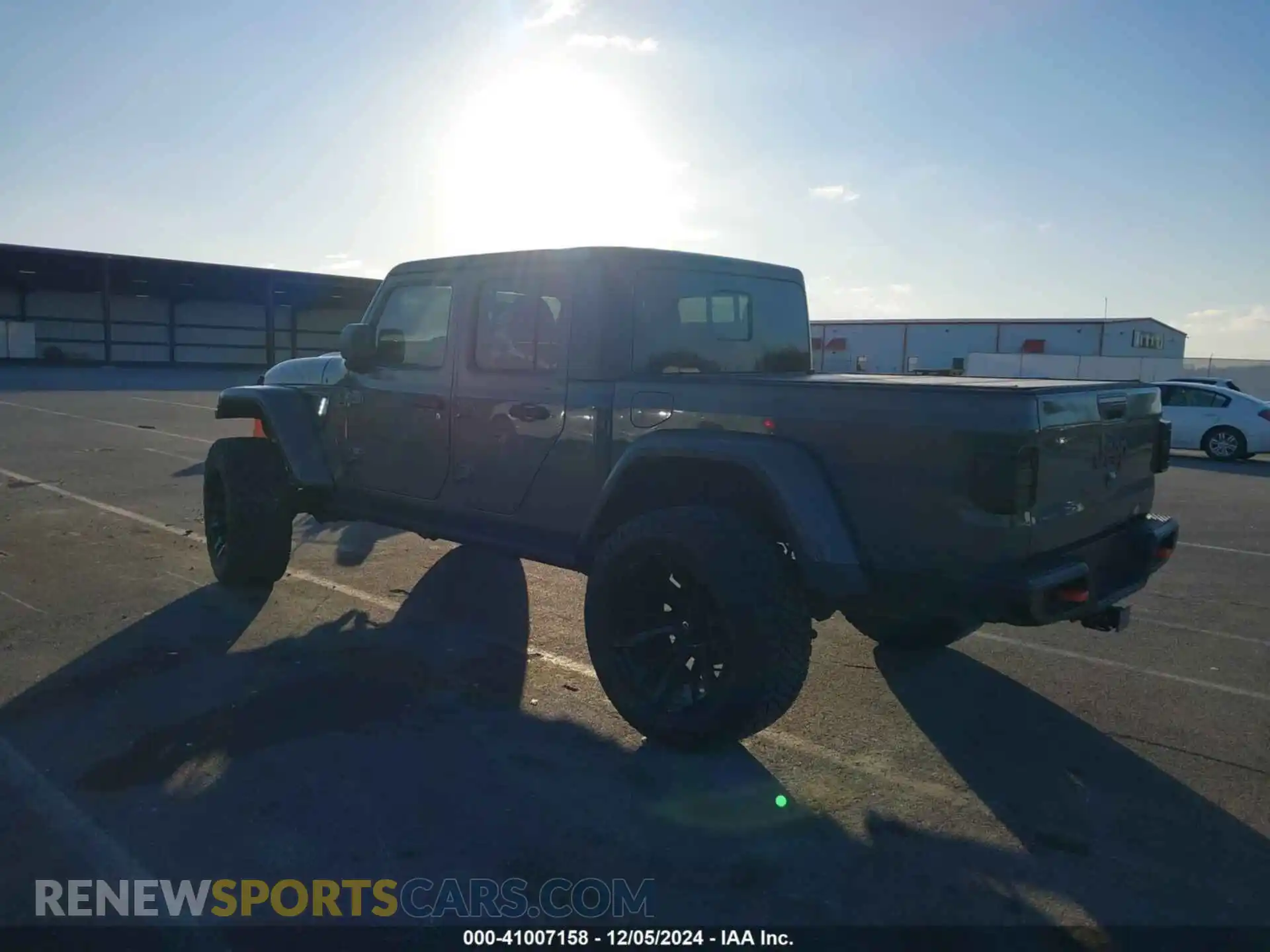 3 Photograph of a damaged car 1C6JJTEG5ML543770 JEEP GLADIATOR 2021
