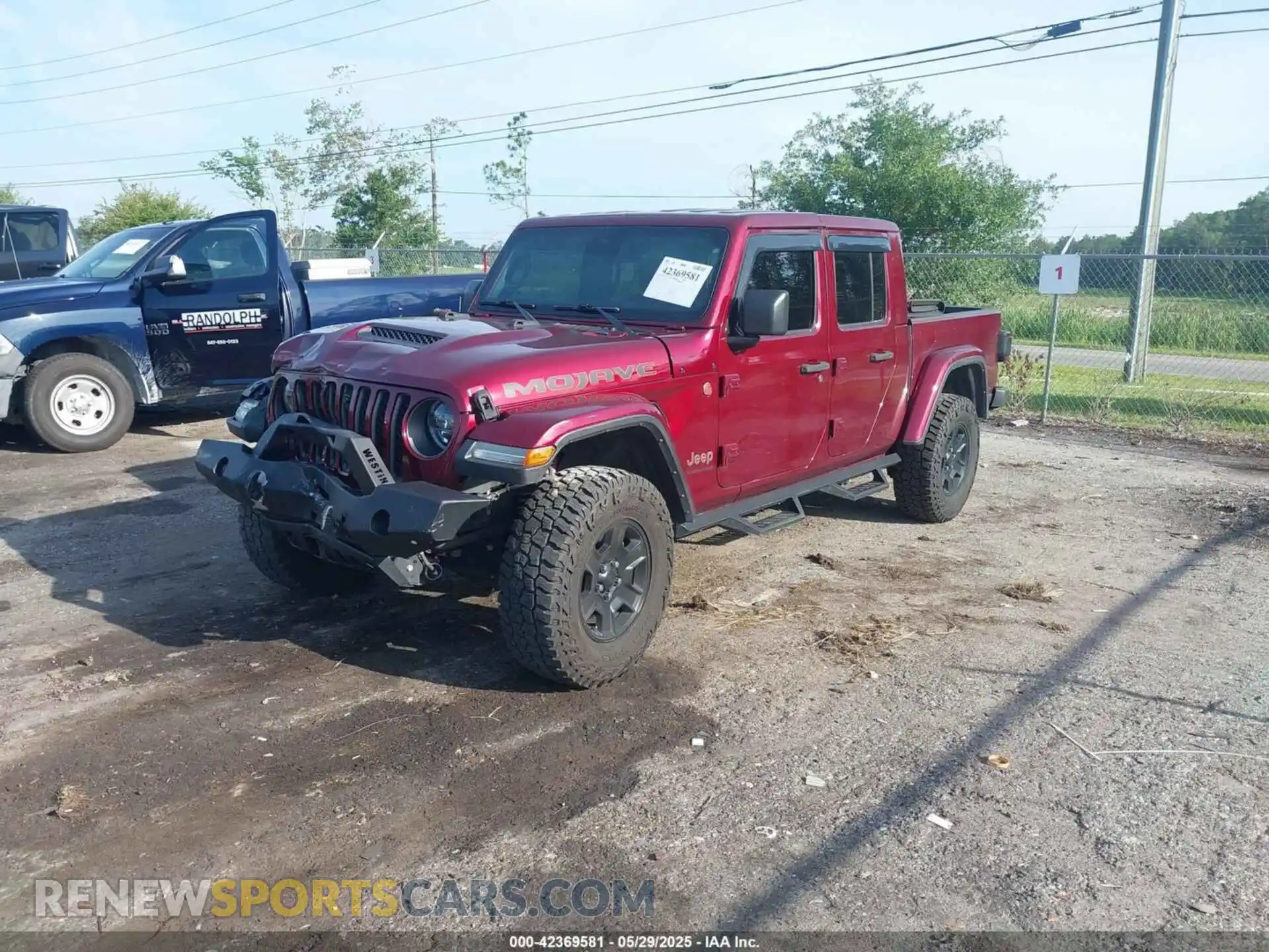 2 Photograph of a damaged car 1C6JJTEG8ML592381 JEEP GLADIATOR 2021
