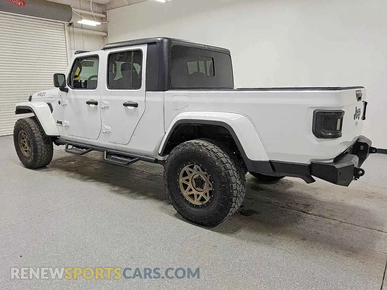 2 Photograph of a damaged car 1C6HJTAG5NL132424 JEEP GLADIATOR 2022