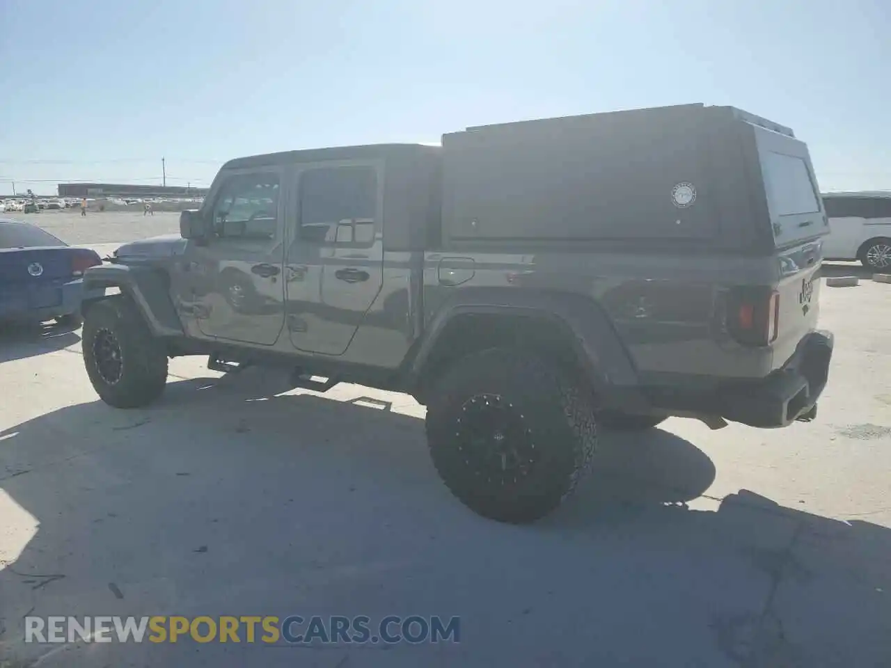 2 Photograph of a damaged car 1C6HJTAG8NL103449 JEEP GLADIATOR 2022