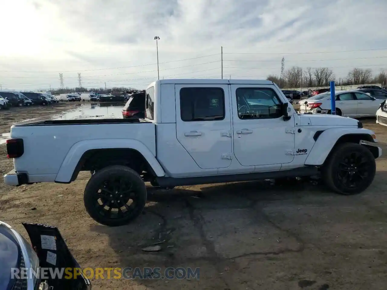 3 Photograph of a damaged car 1C6HJTFG4NL102310 JEEP GLADIATOR 2022