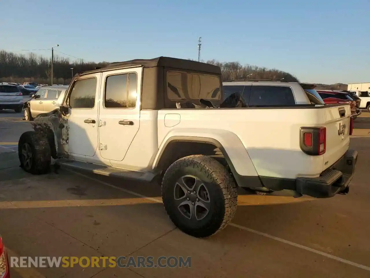 2 Photograph of a damaged car 1C6HJTFG5NL112263 JEEP GLADIATOR 2022