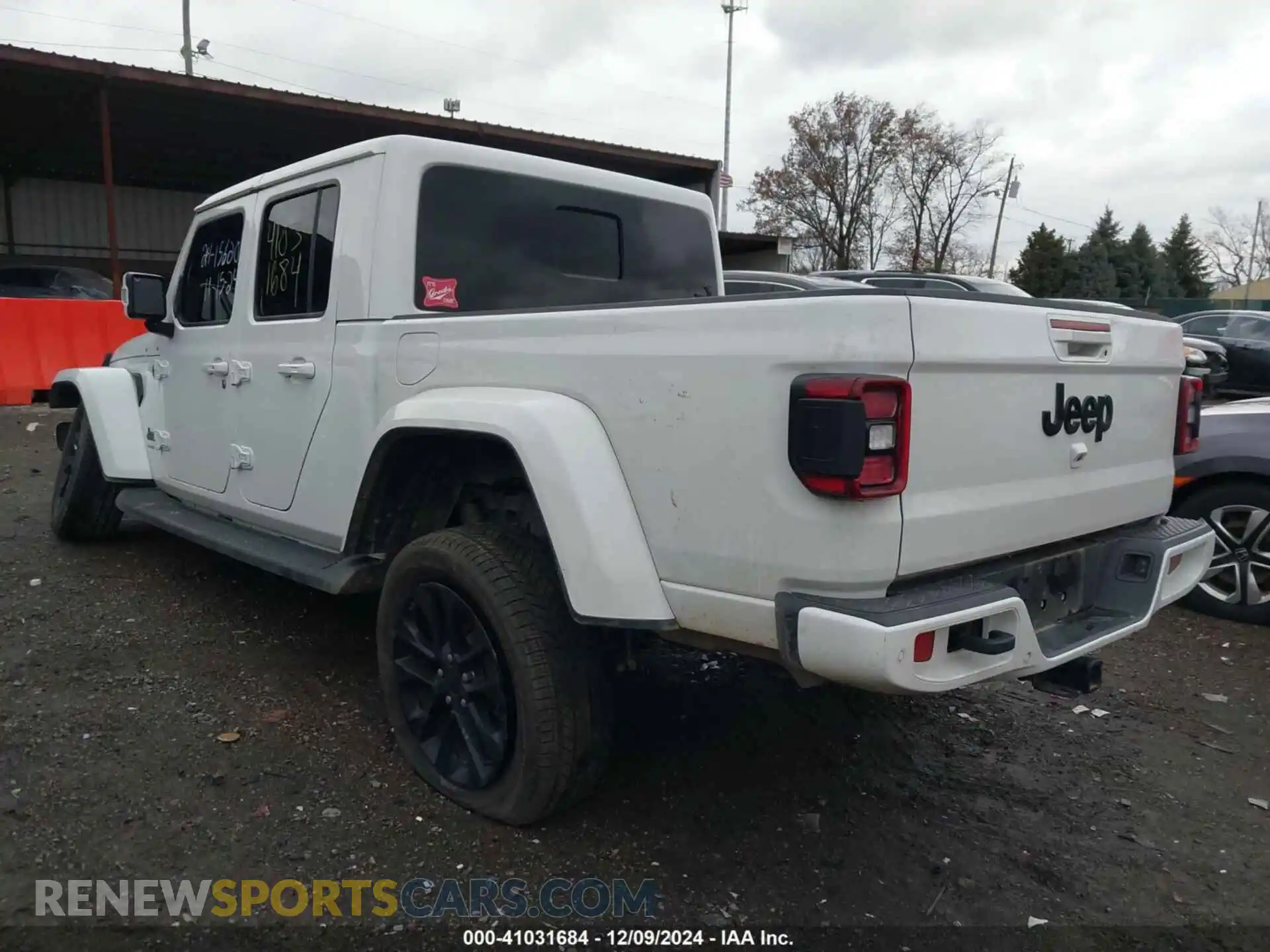 3 Photograph of a damaged car 1C6HJTFG7NL105864 JEEP GLADIATOR 2022