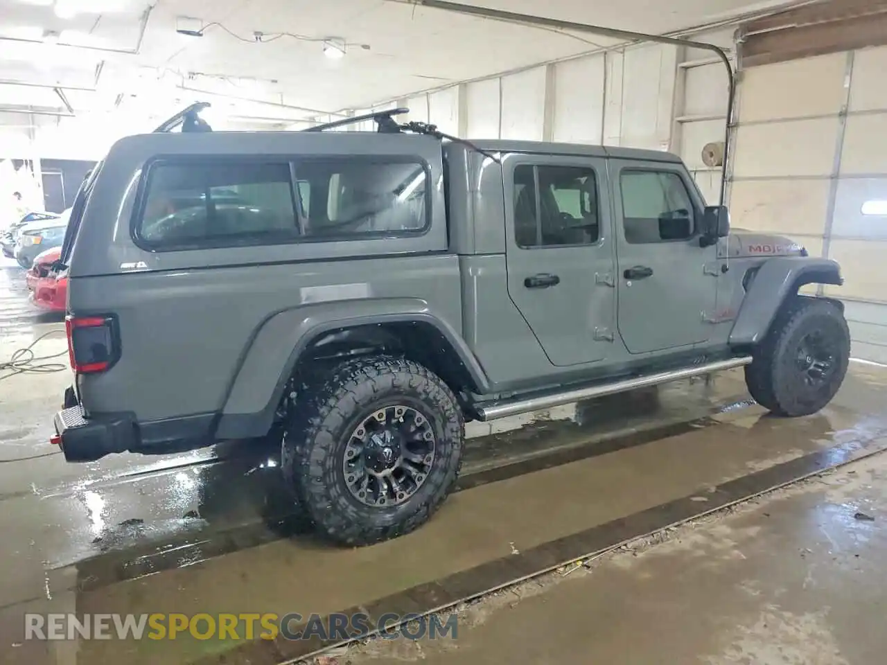 3 Photograph of a damaged car 1C6JJTEG1NL153671 JEEP GLADIATOR 2022