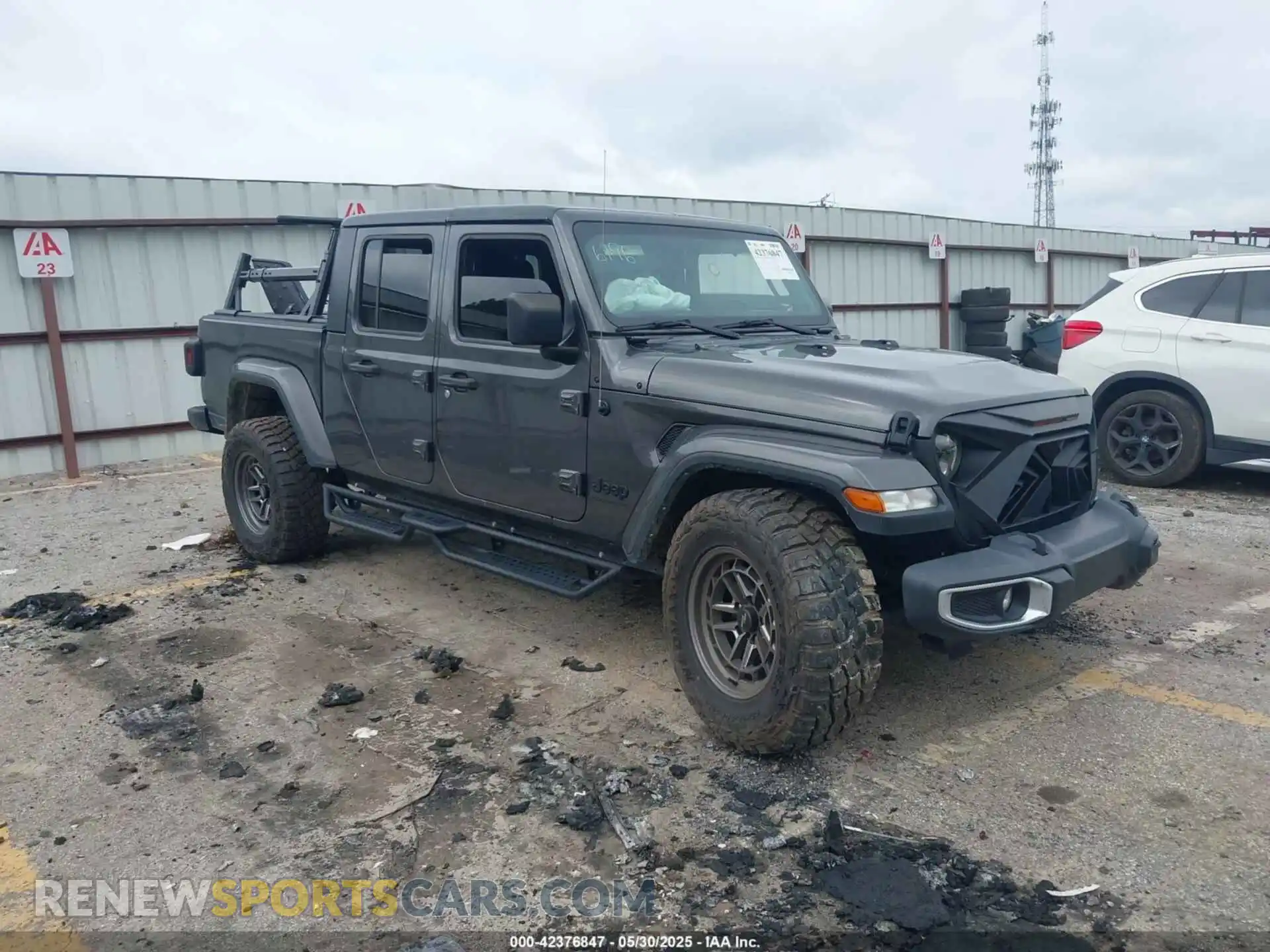 1 Photograph of a damaged car 1C6HJTAG2PL506796 JEEP GLADIATOR 2023
