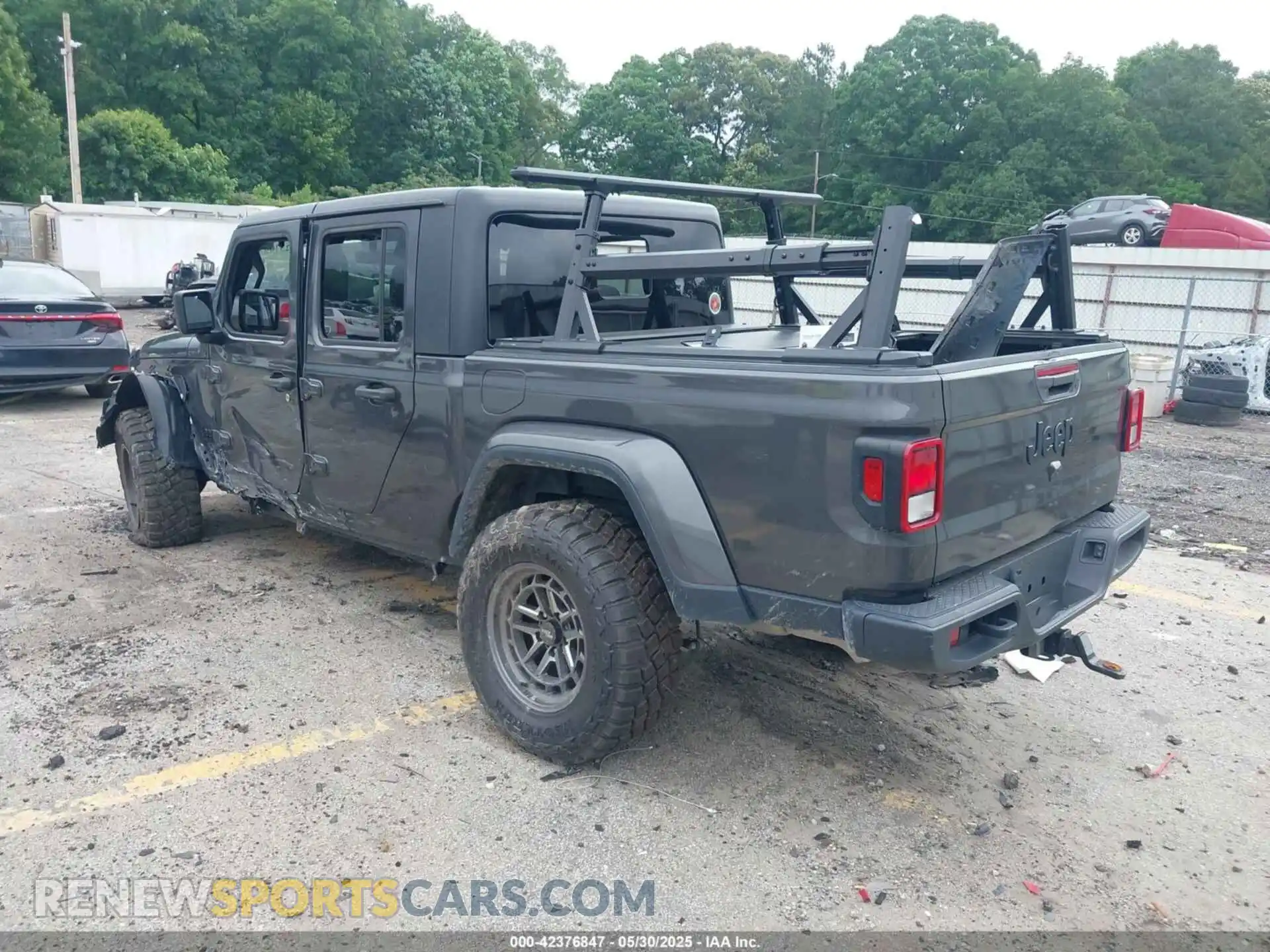 3 Photograph of a damaged car 1C6HJTAG2PL506796 JEEP GLADIATOR 2023