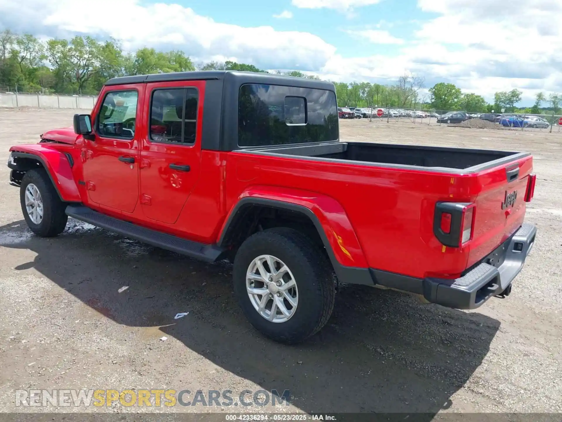 3 Photograph of a damaged car 1C6HJTAG8PL572270 JEEP GLADIATOR 2023