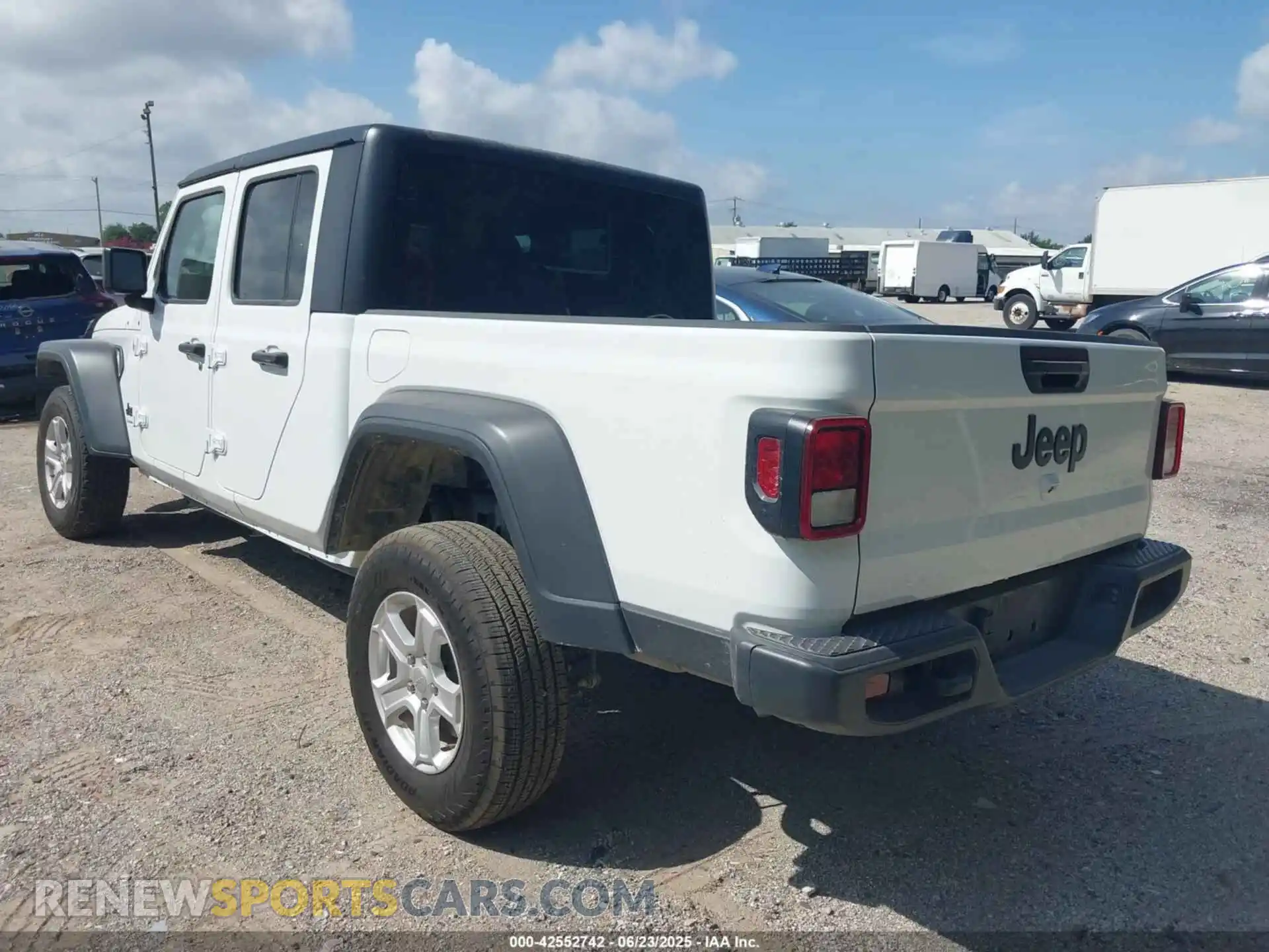 3 Photograph of a damaged car 1C6HJTAGXPL539965 JEEP GLADIATOR 2023