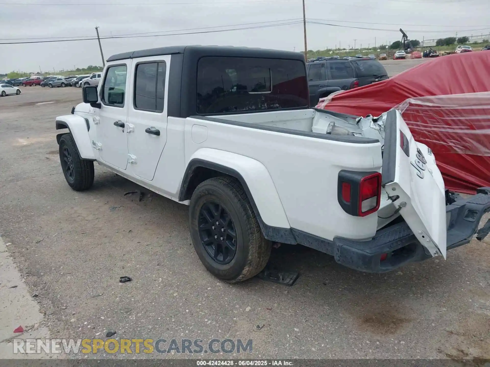 3 Photograph of a damaged car 1C6HJTFG7PL566484 JEEP GLADIATOR 2023