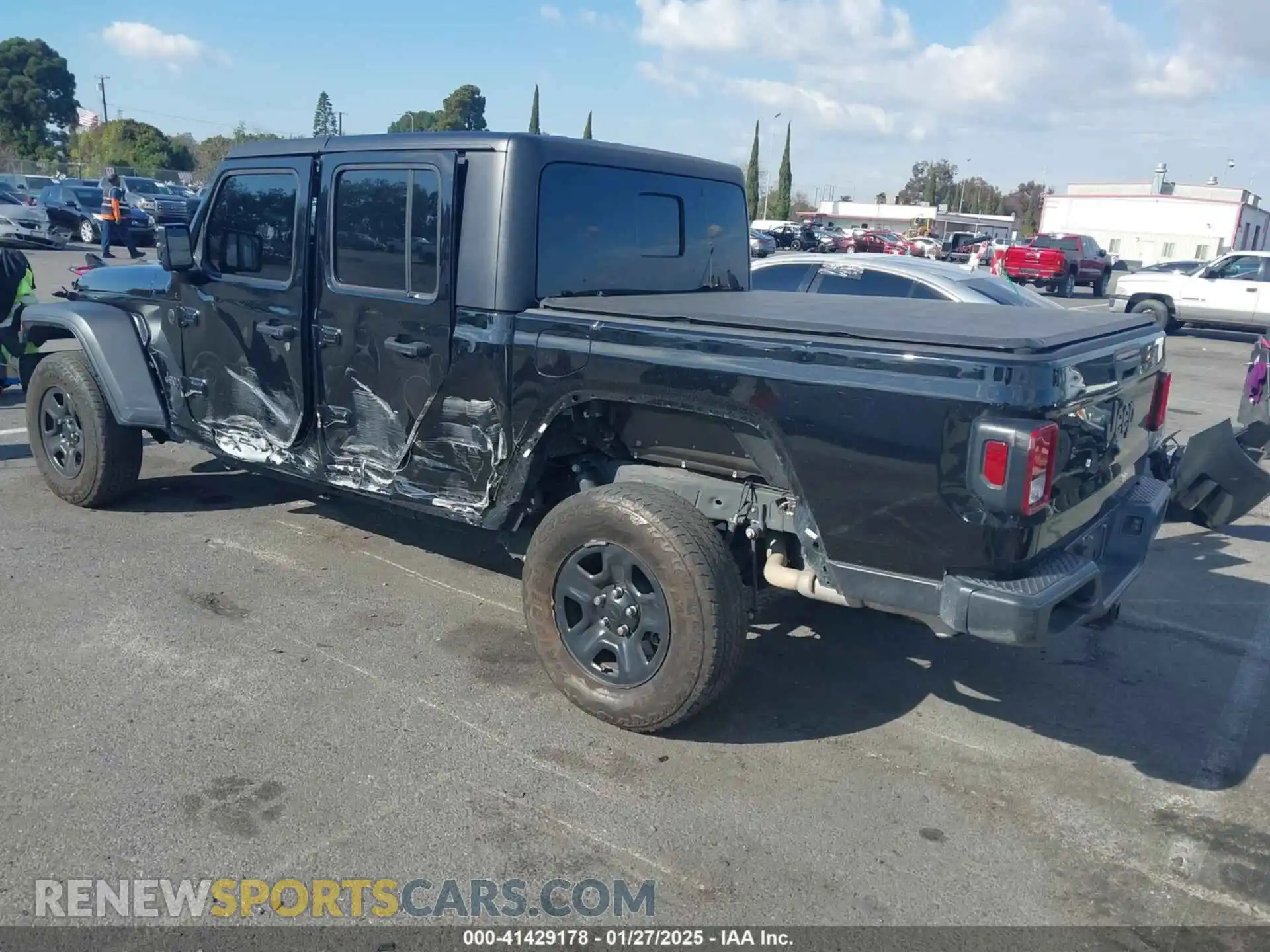 3 Photograph of a damaged car 1C6JJTAG4PL550025 JEEP GLADIATOR 2023