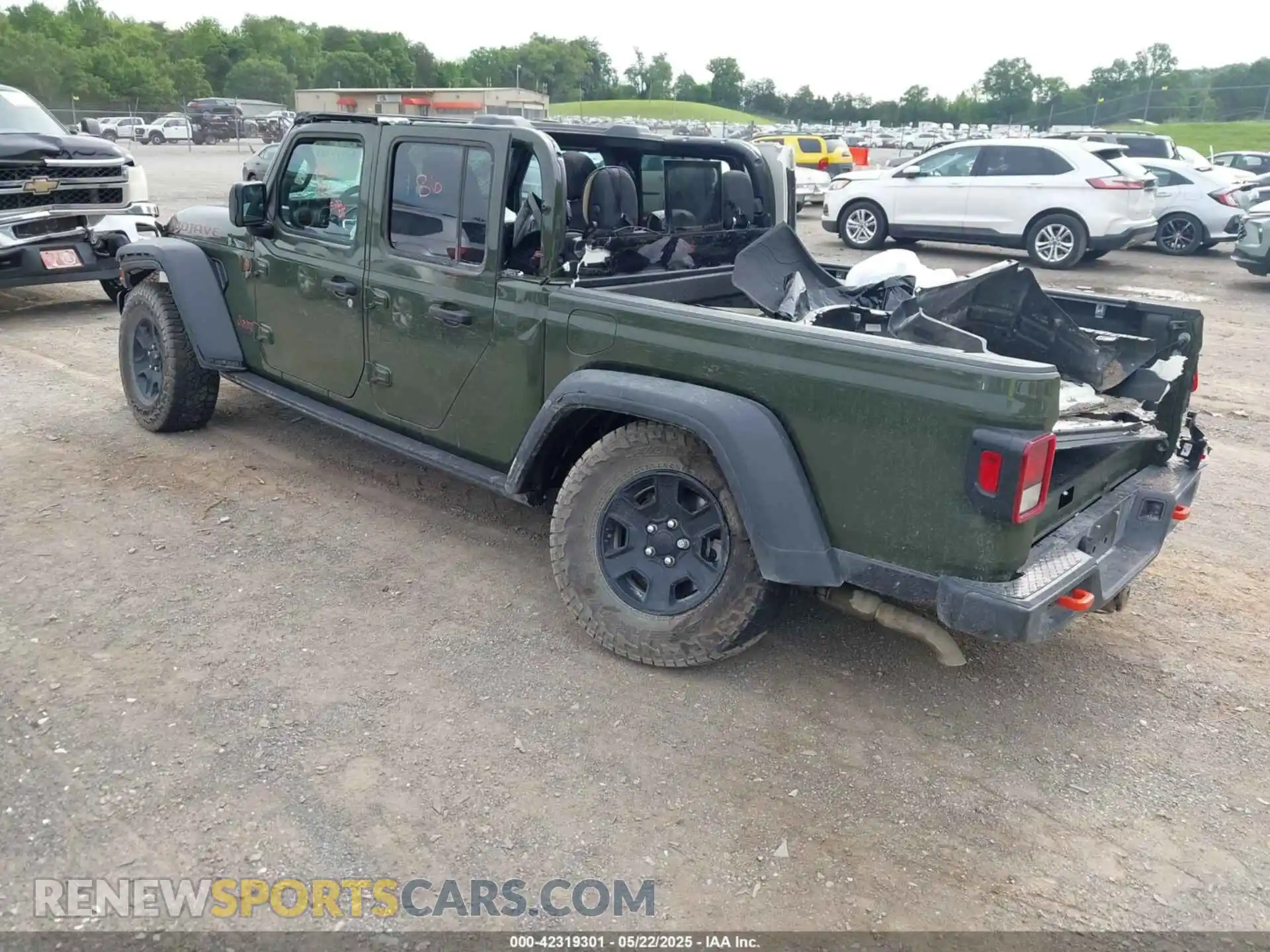 3 Photograph of a damaged car 1C6JJTEG5PL536662 JEEP GLADIATOR 2023