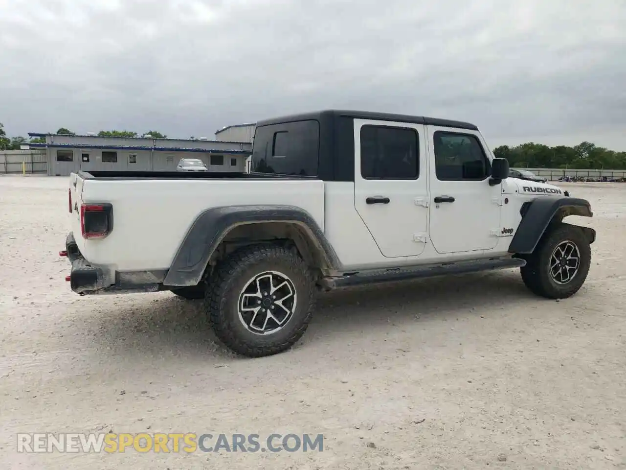 3 Photograph of a damaged car 1C6JJTBG9RL114322 JEEP GLADIATOR 2024