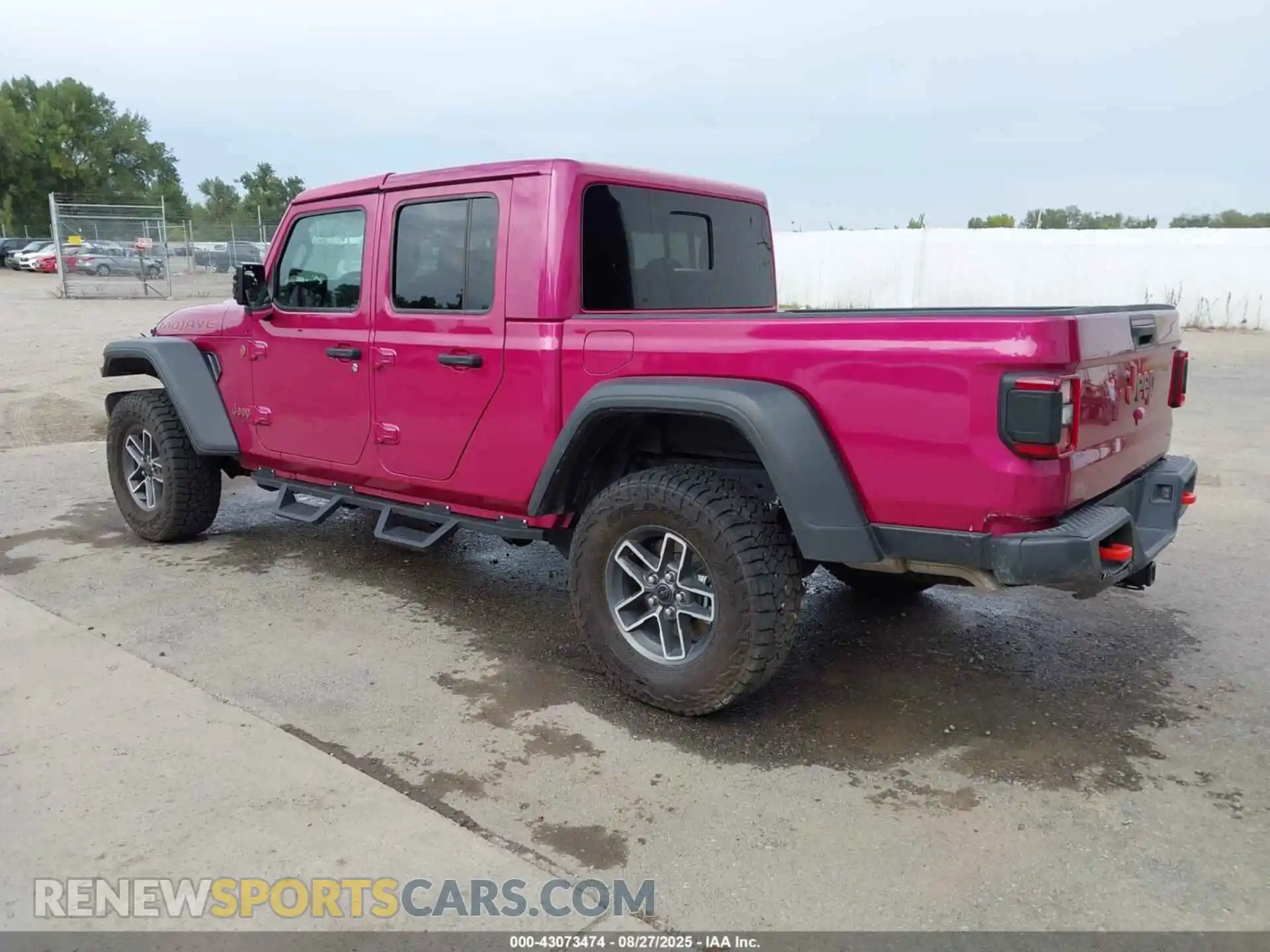 3 Photograph of a damaged car 1C6JJTEG5RL126933 JEEP GLADIATOR 2024