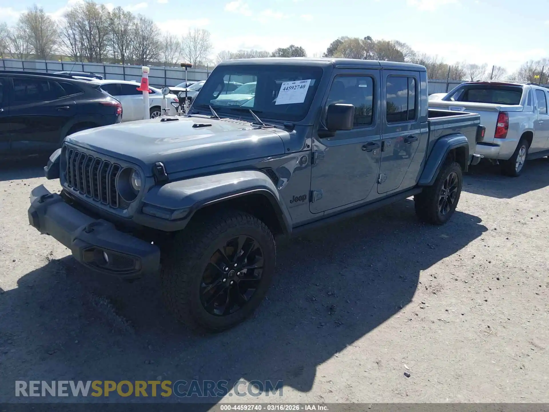2 fotografías del automóvil dañado 1C6PJTAG3SL510439 JEEP GLADIATOR 2025