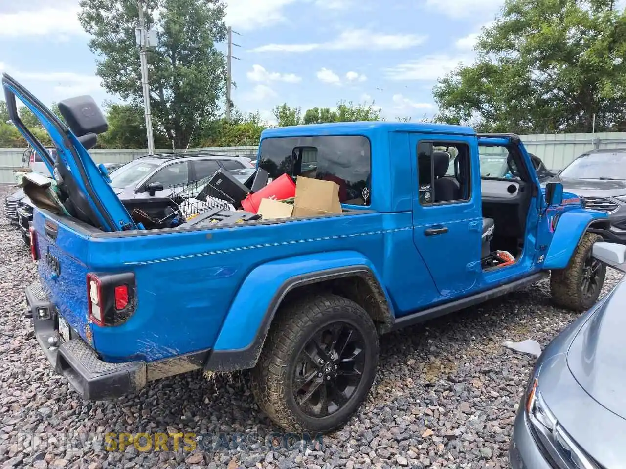 3 Photograph of a damaged car 1C6PJTAGXSL505514 JEEP GLADIATOR 2025