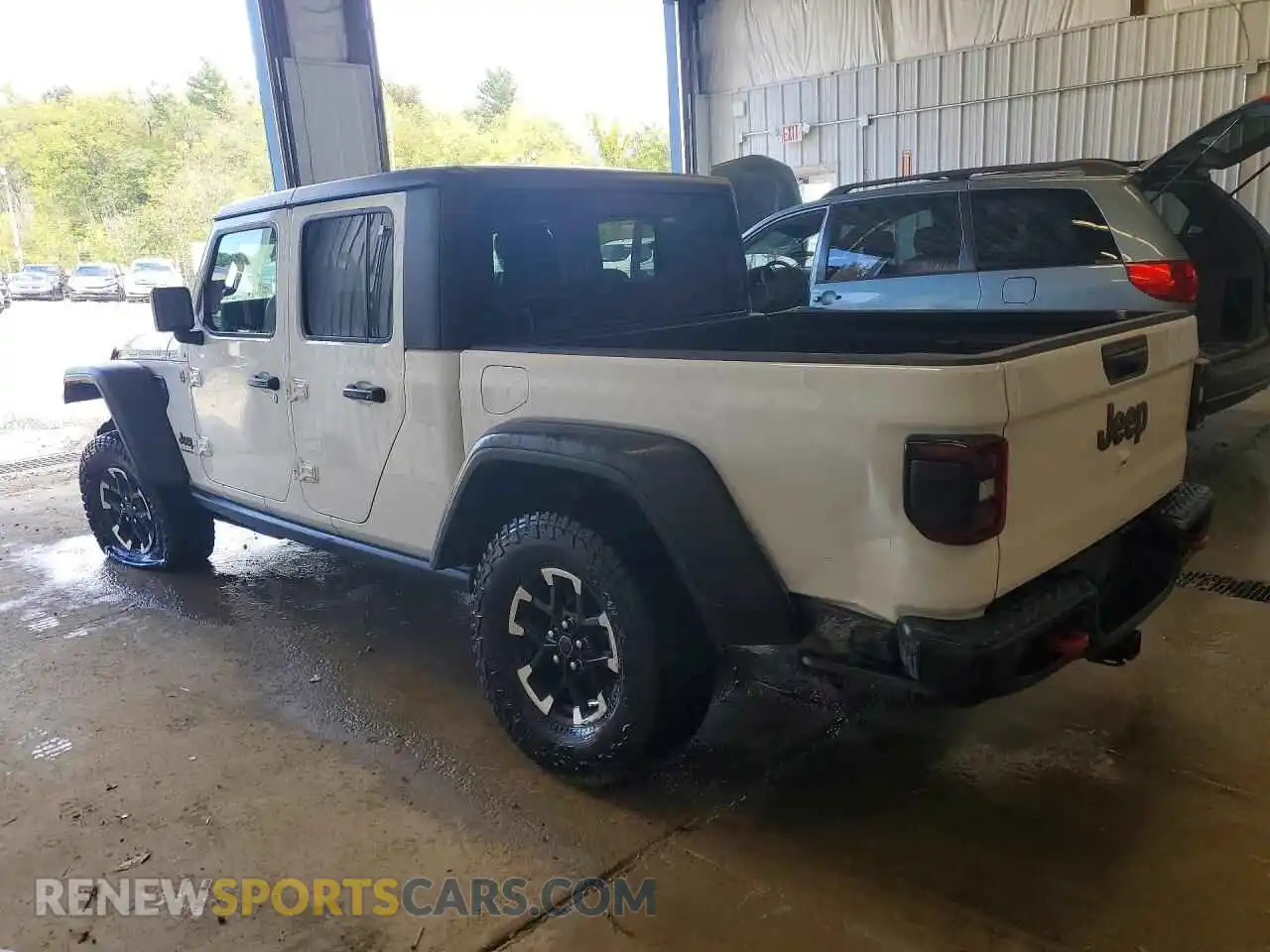 2 Photograph of a damaged car 1C6RJTBG9TL165118 JEEP GLADIATOR 2026