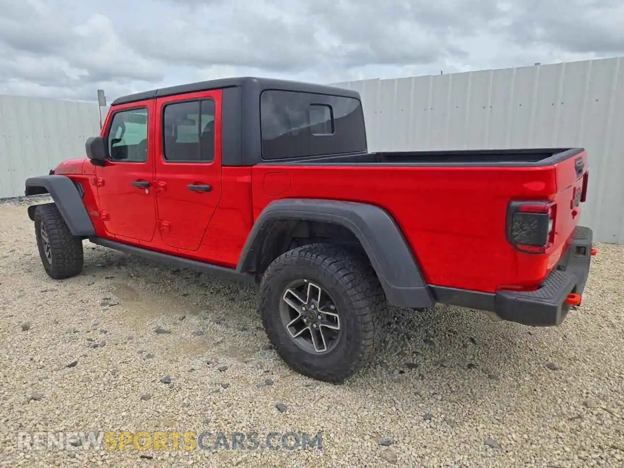 2 fotografías del automóvil dañado 1C6RJTEG3TL150822 JEEP GLADIATOR 2026