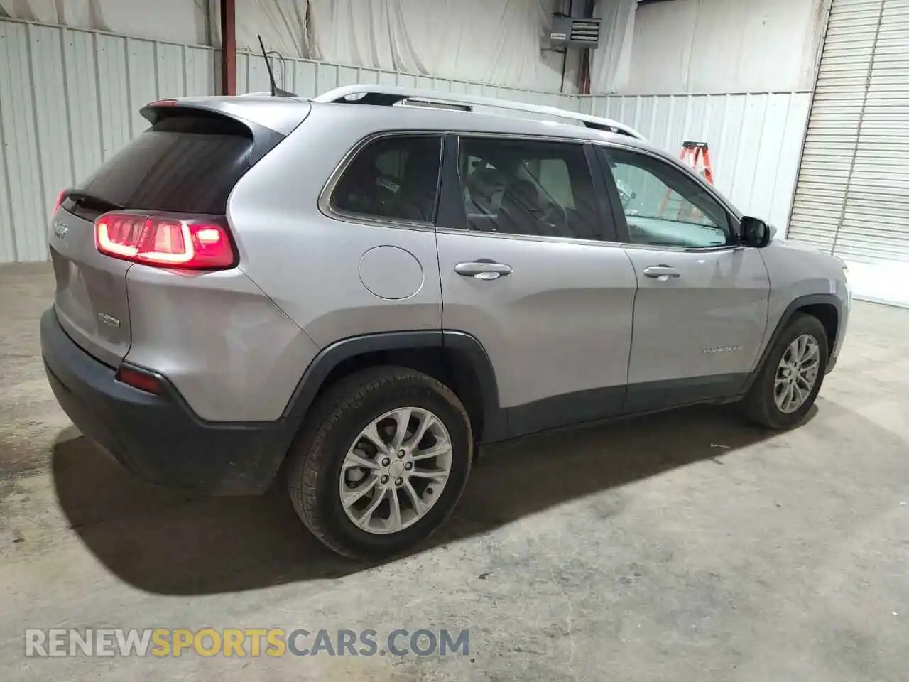3 Photograph of a damaged car 1C4PJLCB5KD242546 JEEP GRAND CHER 2019