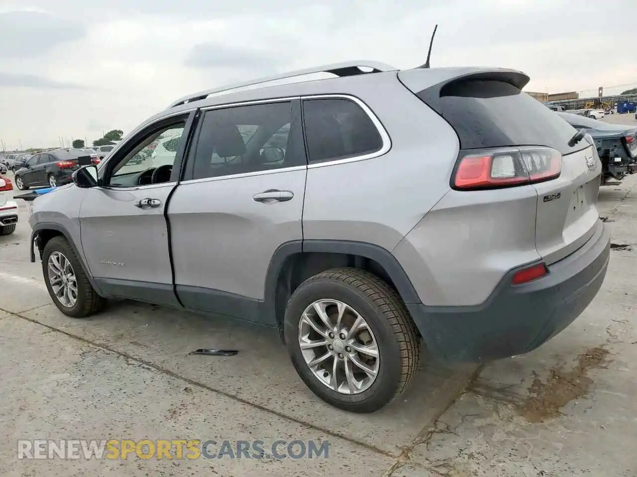 2 Photograph of a damaged car 1C4PJLLB2KD333533 JEEP GRAND CHER 2019