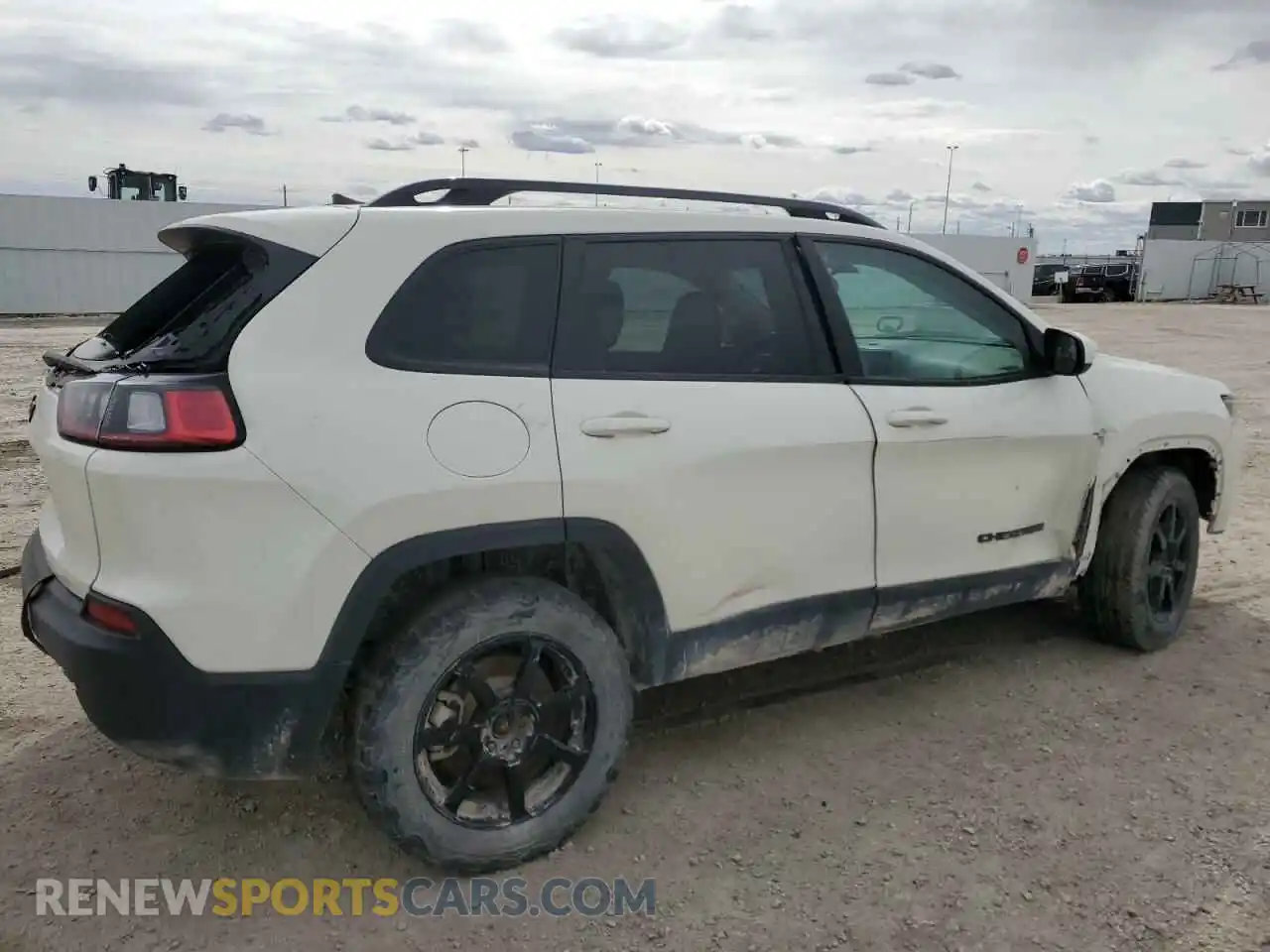 3 Photograph of a damaged car 1C4PJMCB2KD452964 JEEP GRAND CHER 2019