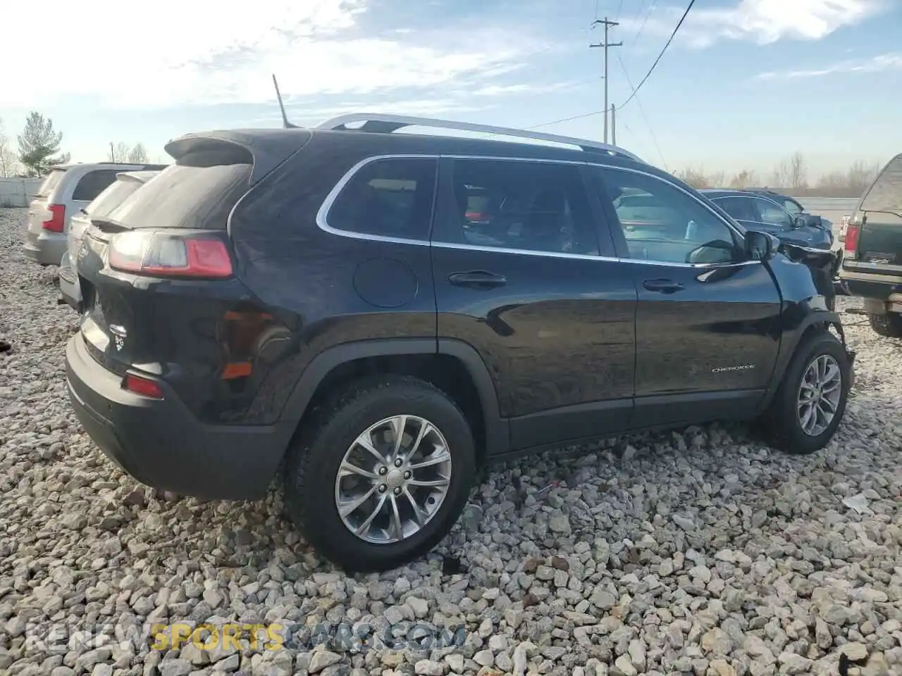 3 Photograph of a damaged car 1C4PJMLB2KD311196 JEEP GRAND CHER 2019
