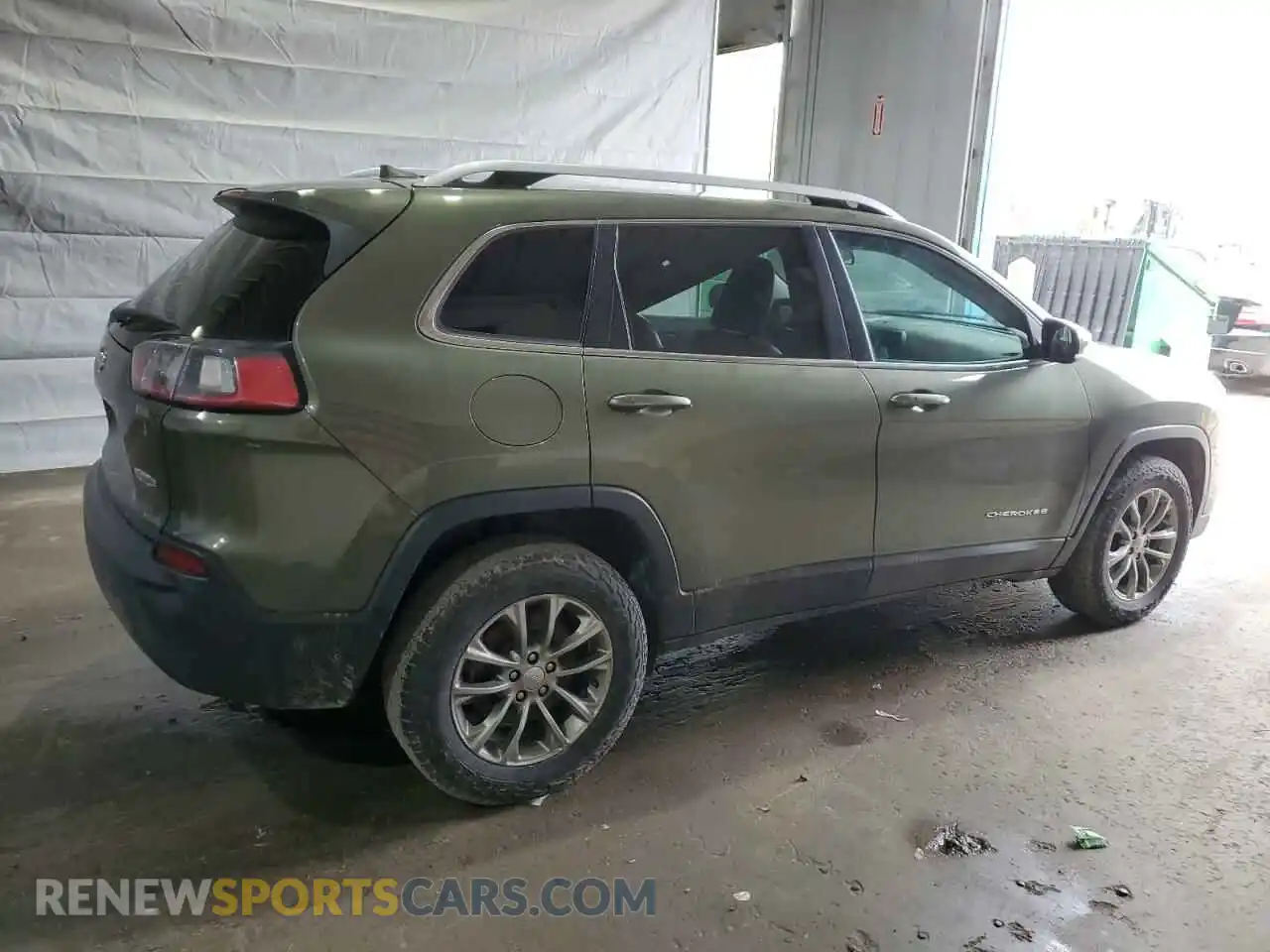3 Photograph of a damaged car 1C4PJMLB4KD368192 JEEP GRAND CHER 2019
