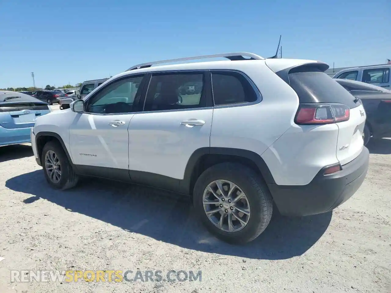 2 Photograph of a damaged car 1C4PJMLB8KD254101 JEEP GRAND CHER 2019